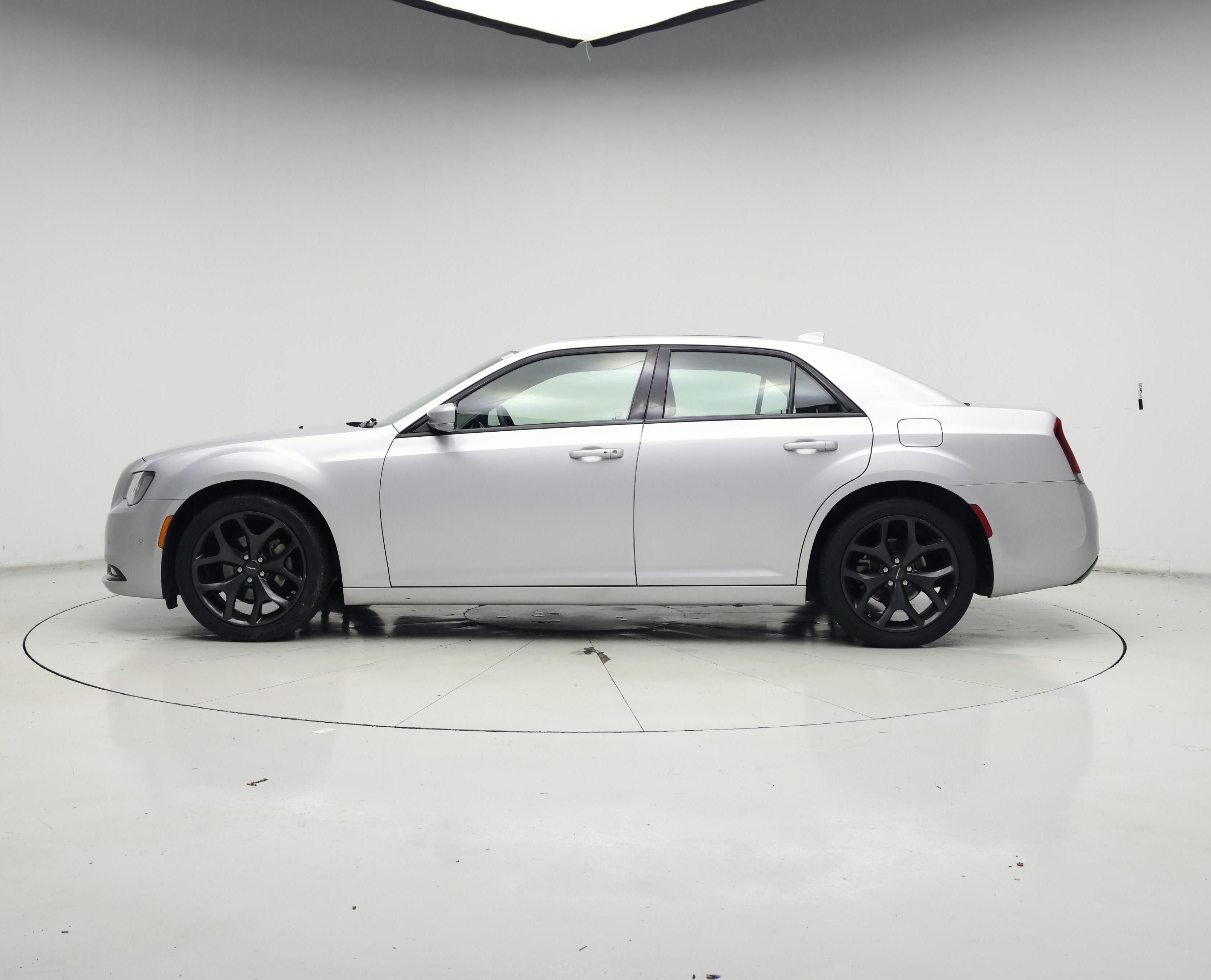 Thumbnail: 2023 Chrysler 300 - 3