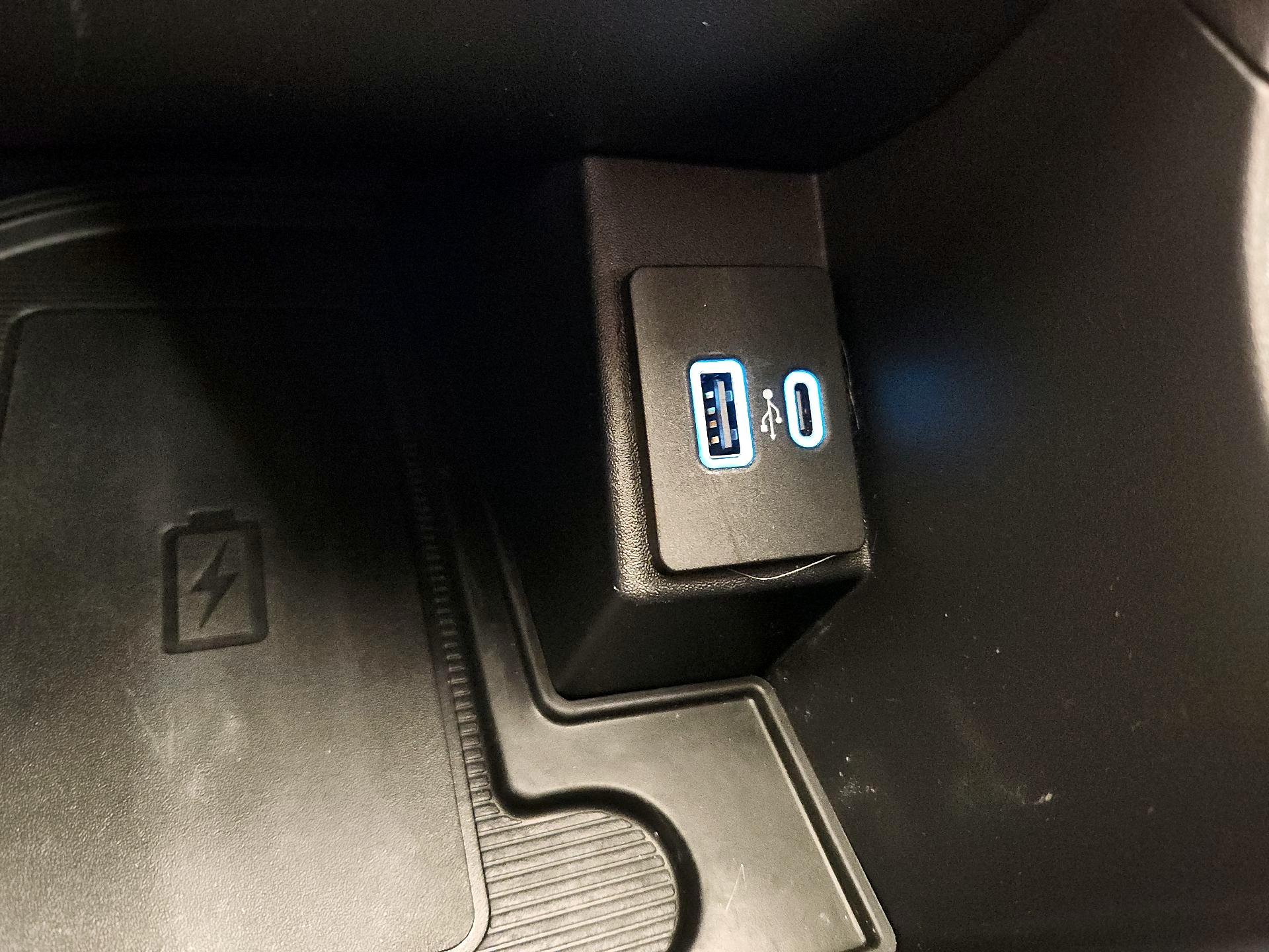 Thumbnail: 2023 Ford Edge - 18