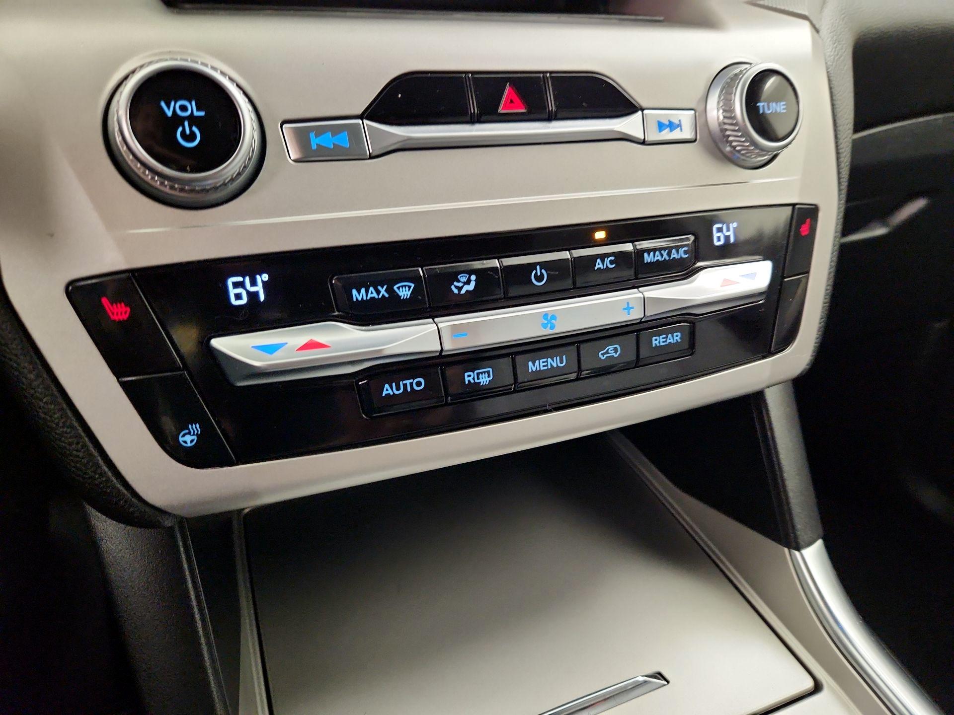 Thumbnail: 2021 Ford Explorer - 17