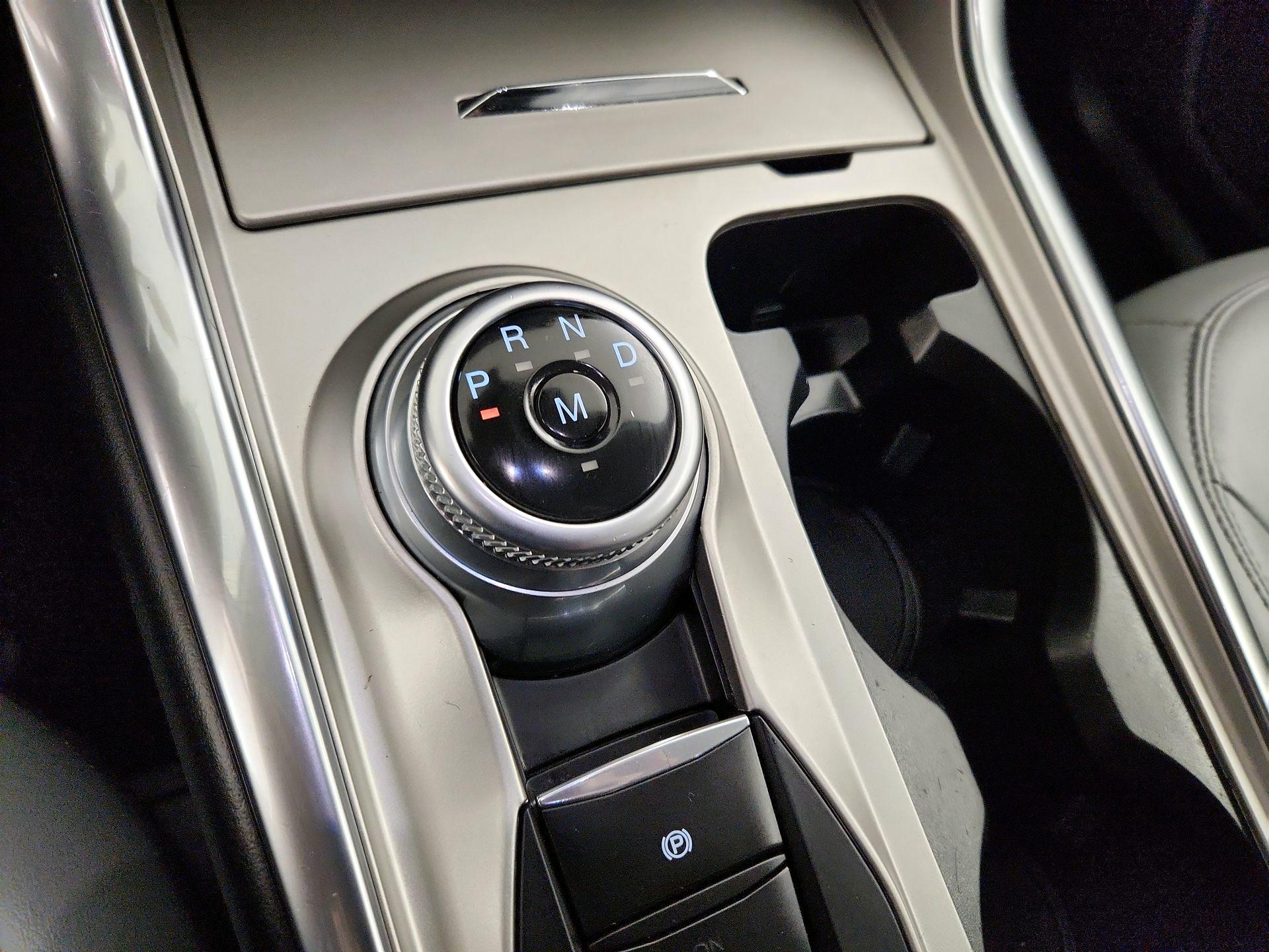 Thumbnail: 2021 Ford Explorer - 18