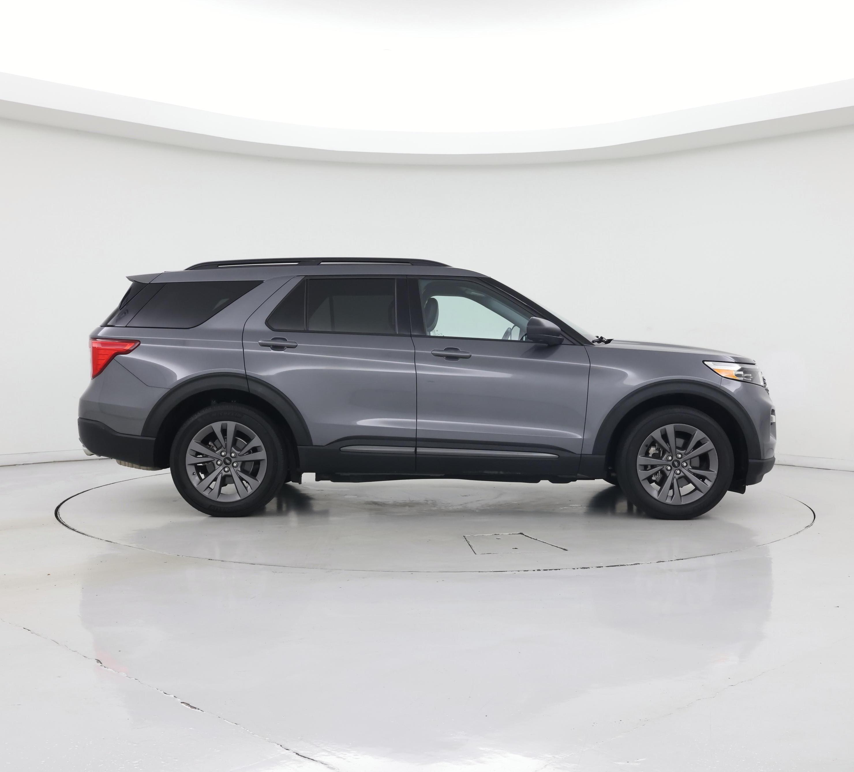Thumbnail: 2021 Ford Explorer - 7