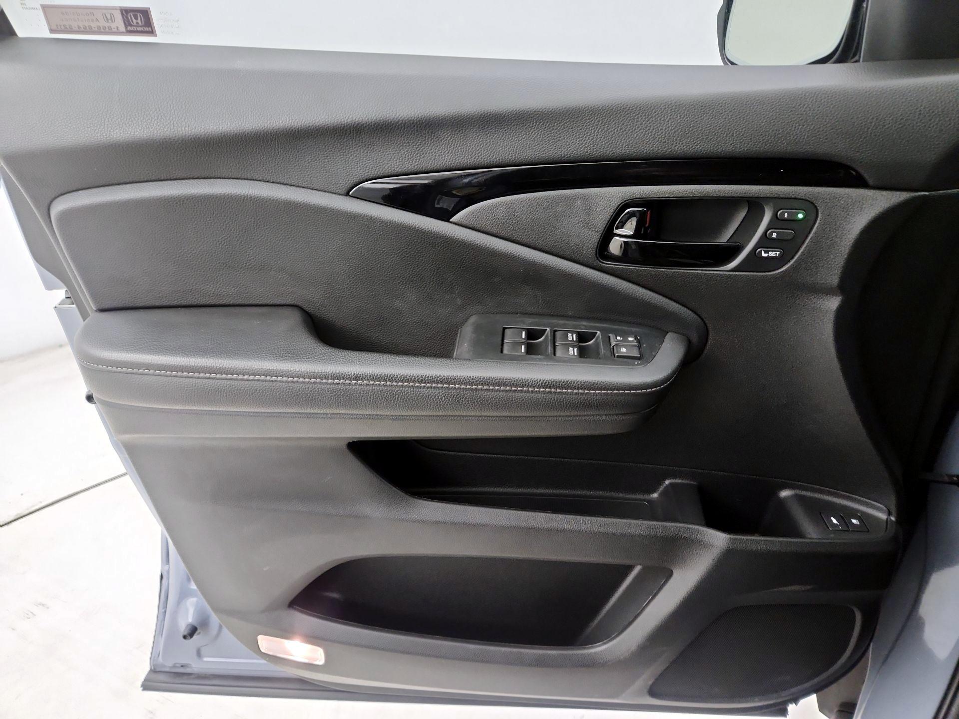 Thumbnail: 2023 Honda Passport - 12