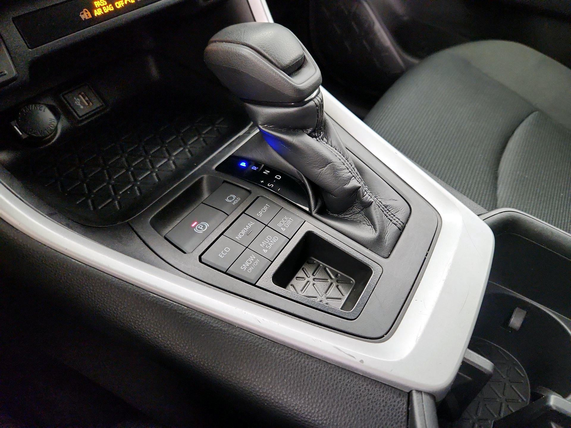 Thumbnail: 2024 Toyota RAV4 - 17