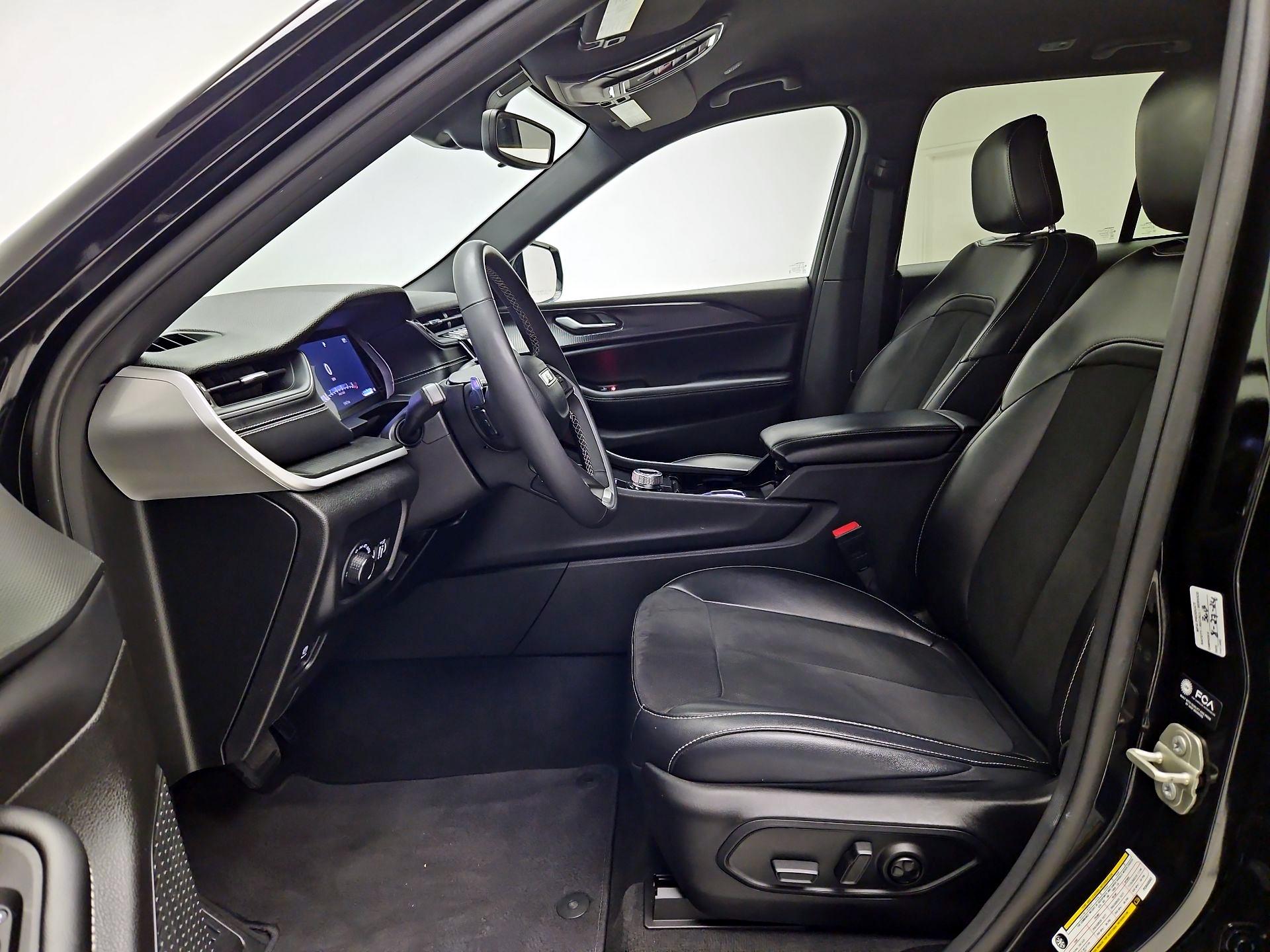 Thumbnail: 2023 Jeep Grand Cherokee - 11