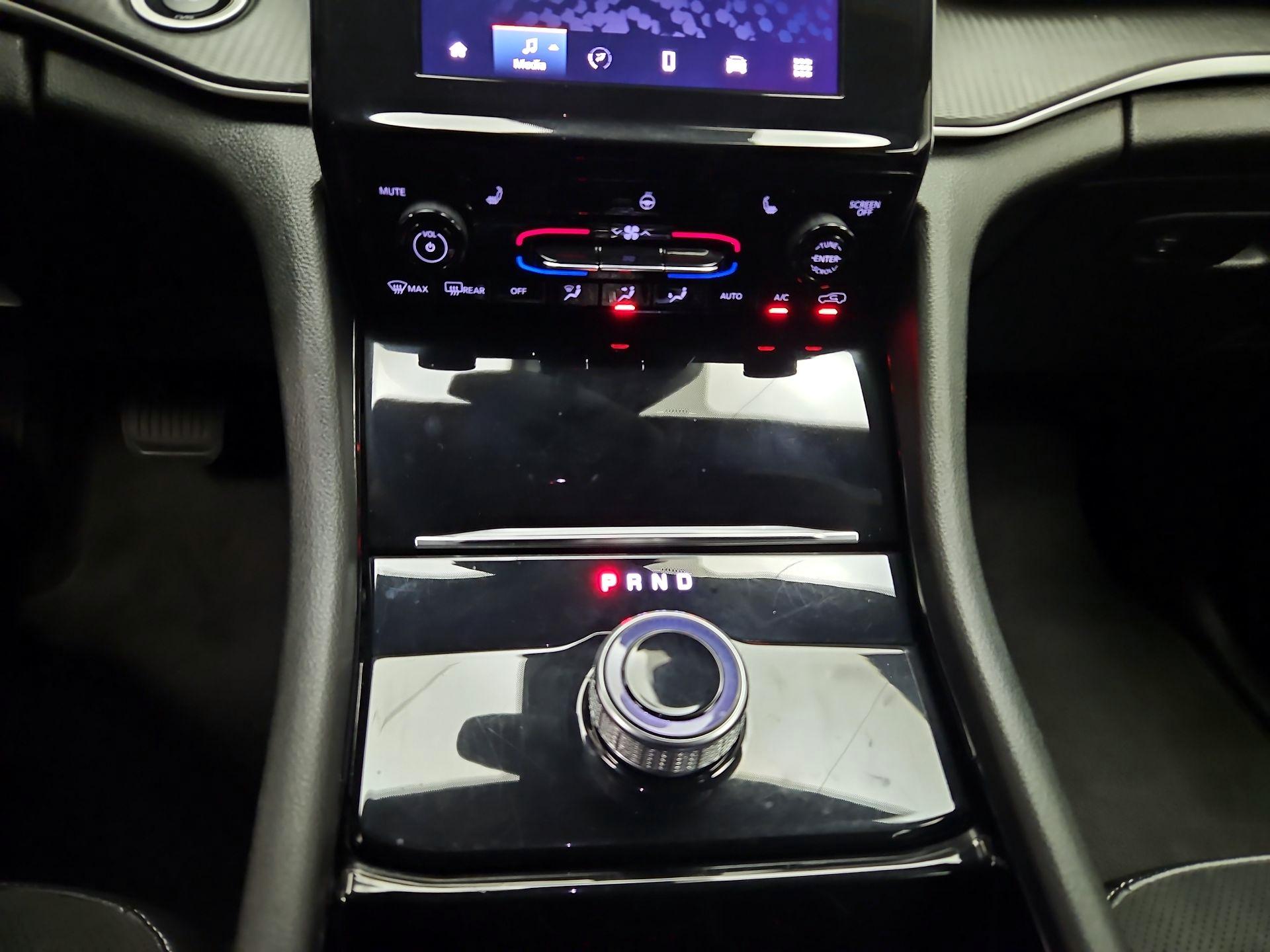 Thumbnail: 2023 Jeep Grand Cherokee - 17