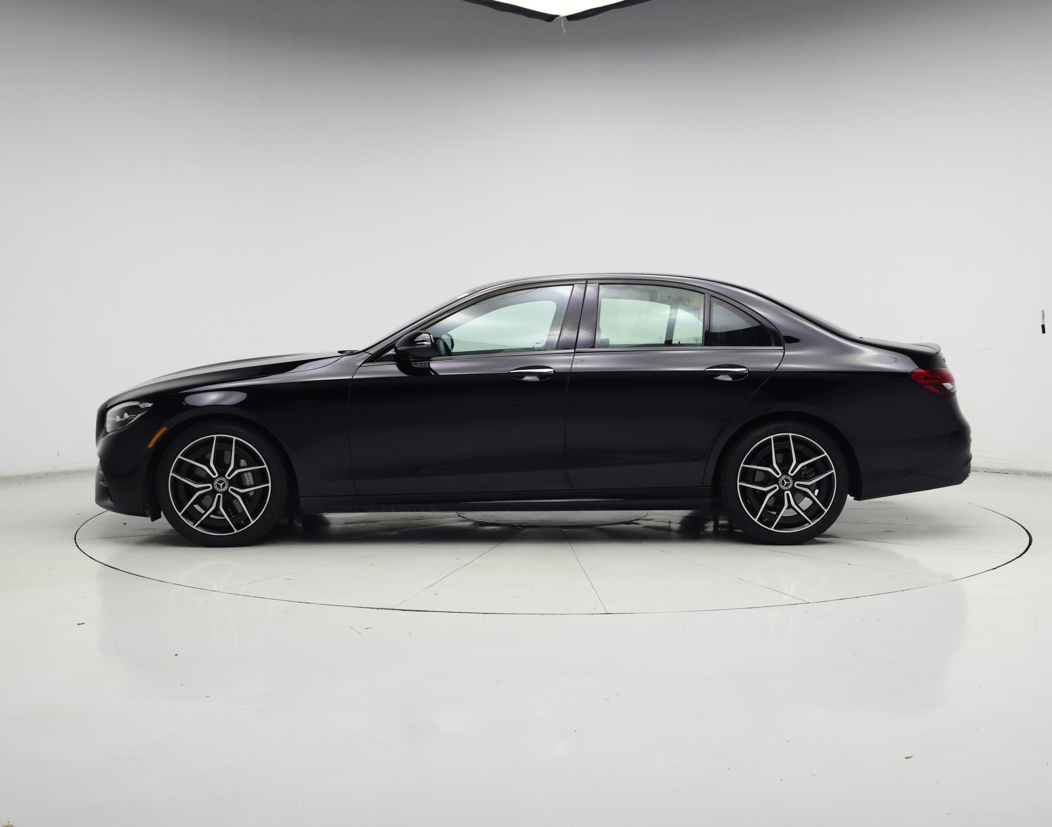 Thumbnail: 2022 Mercedes-Benz E-Class - 3