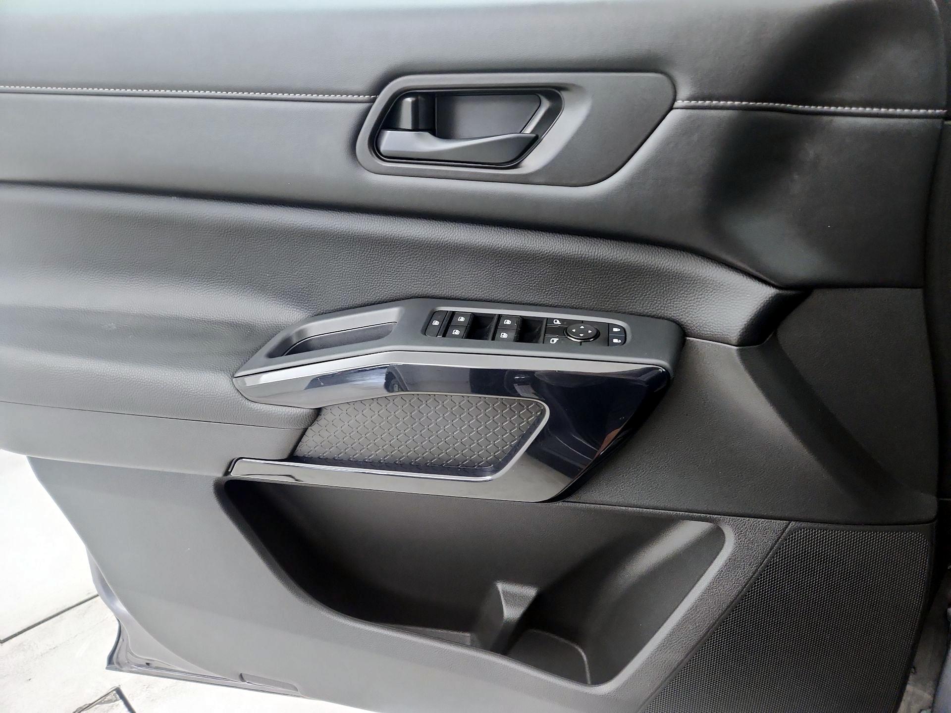 Thumbnail: 2024 Nissan Pathfinder - 12