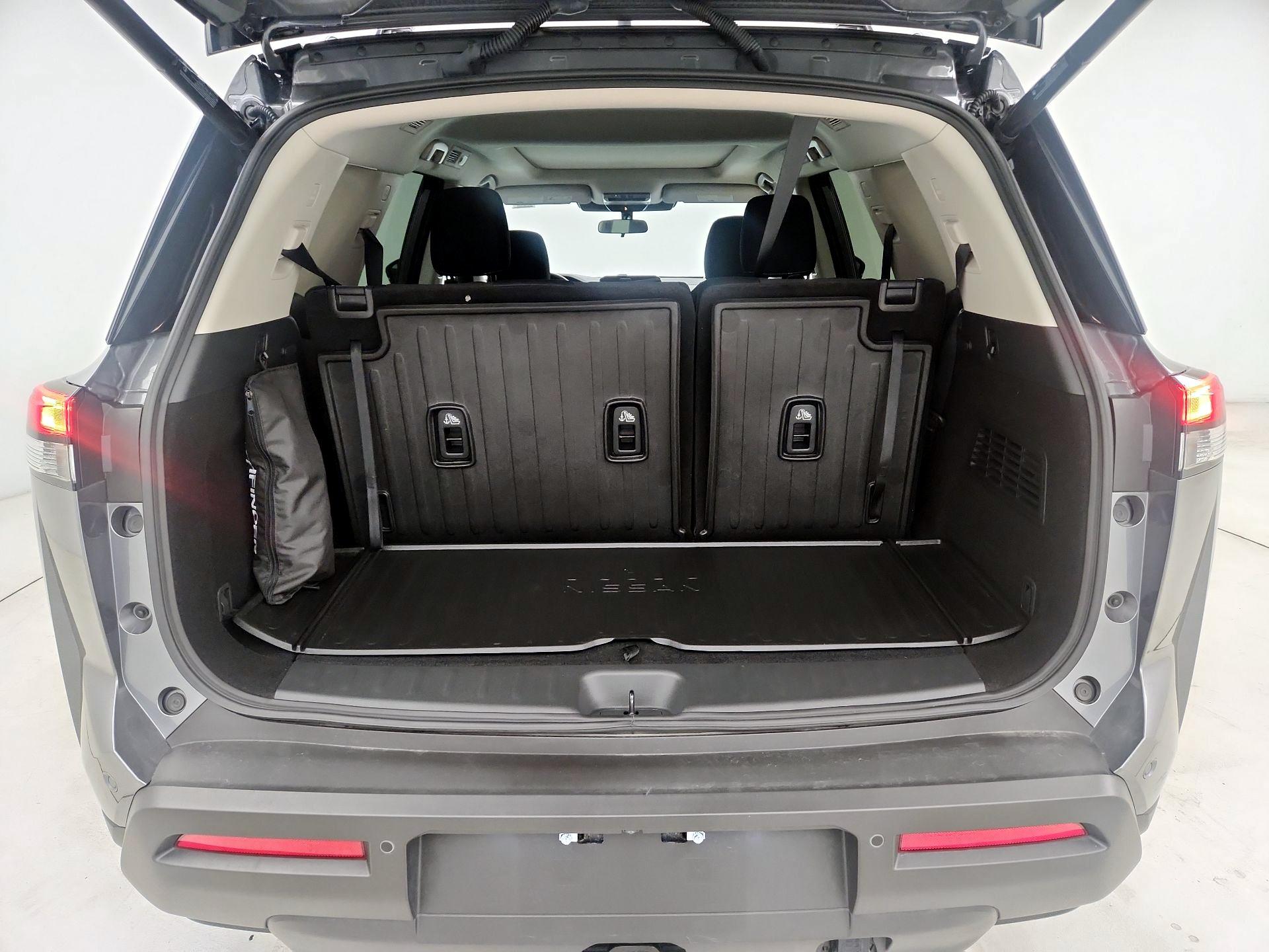 Thumbnail: 2024 Nissan Pathfinder - 16