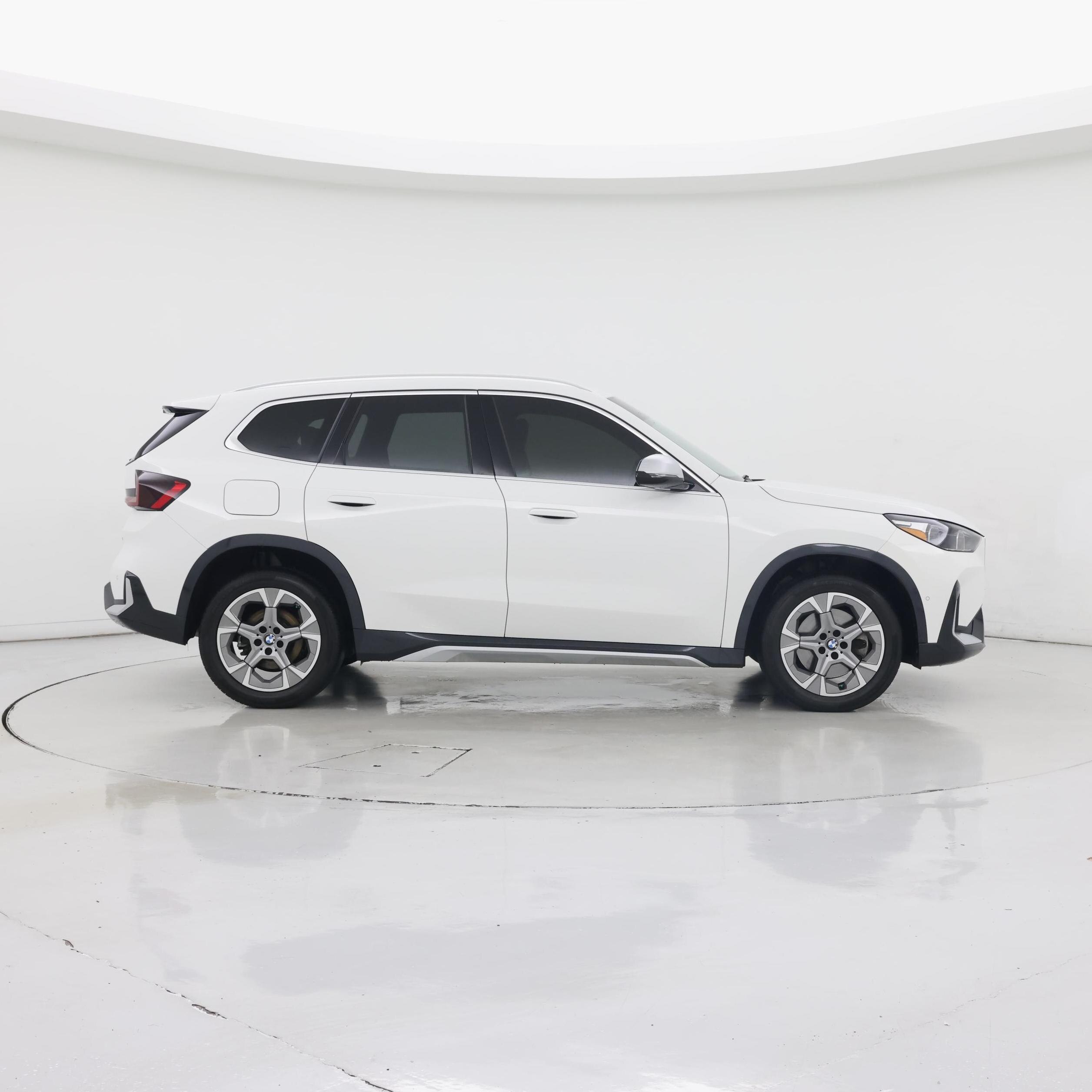 Thumbnail: 2023 BMW X1 - 7