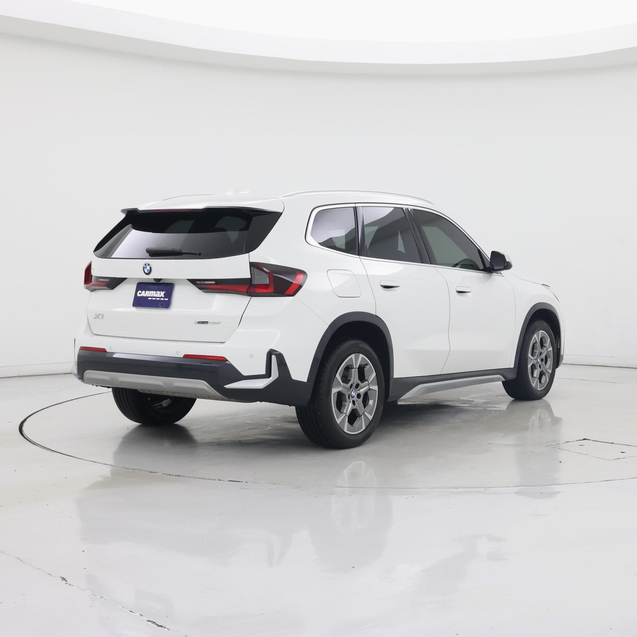 Thumbnail: 2023 BMW X1 - 8