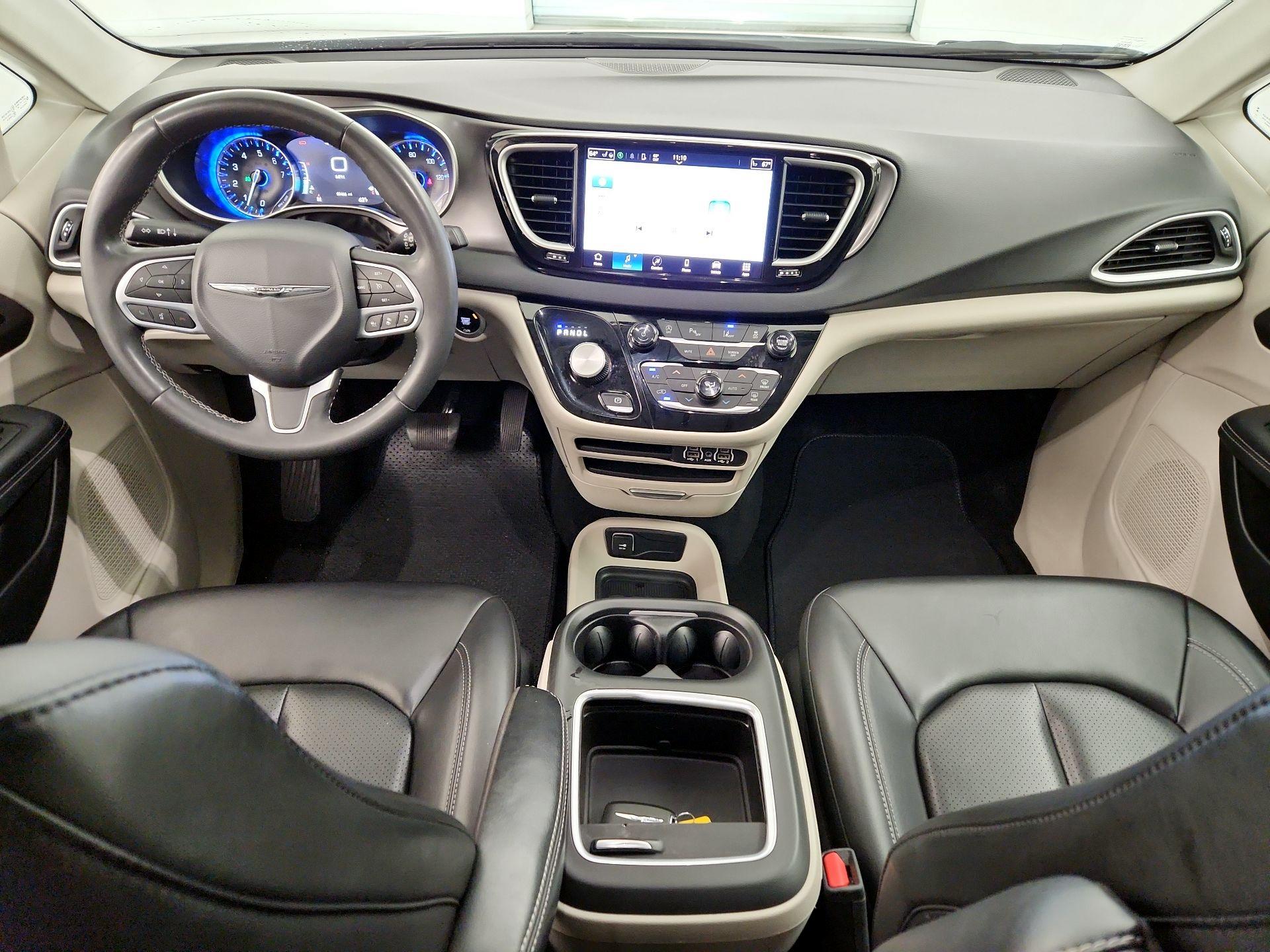 Thumbnail: 2023 Chrysler Pacifica - 9