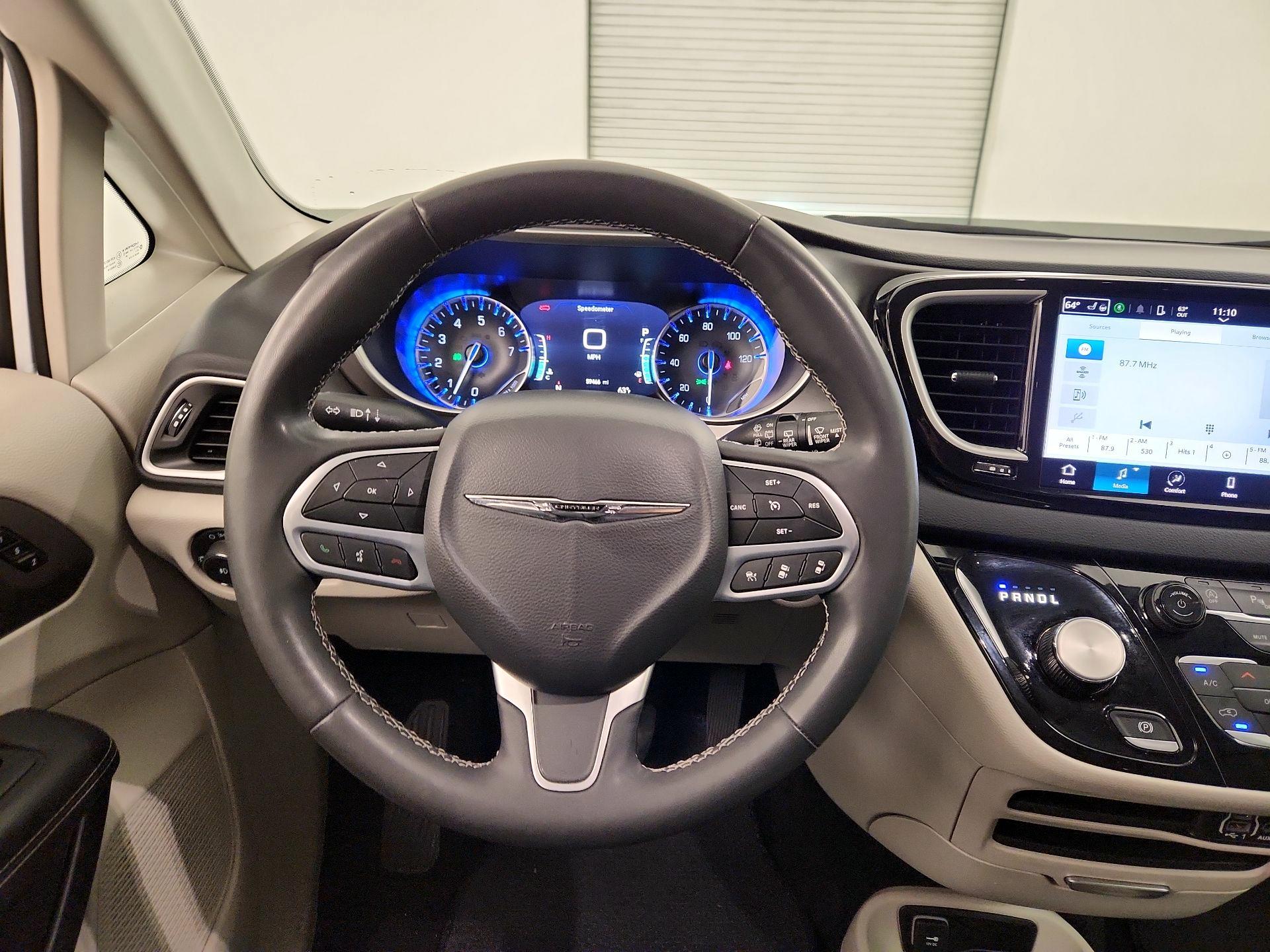 Thumbnail: 2023 Chrysler Pacifica - 10