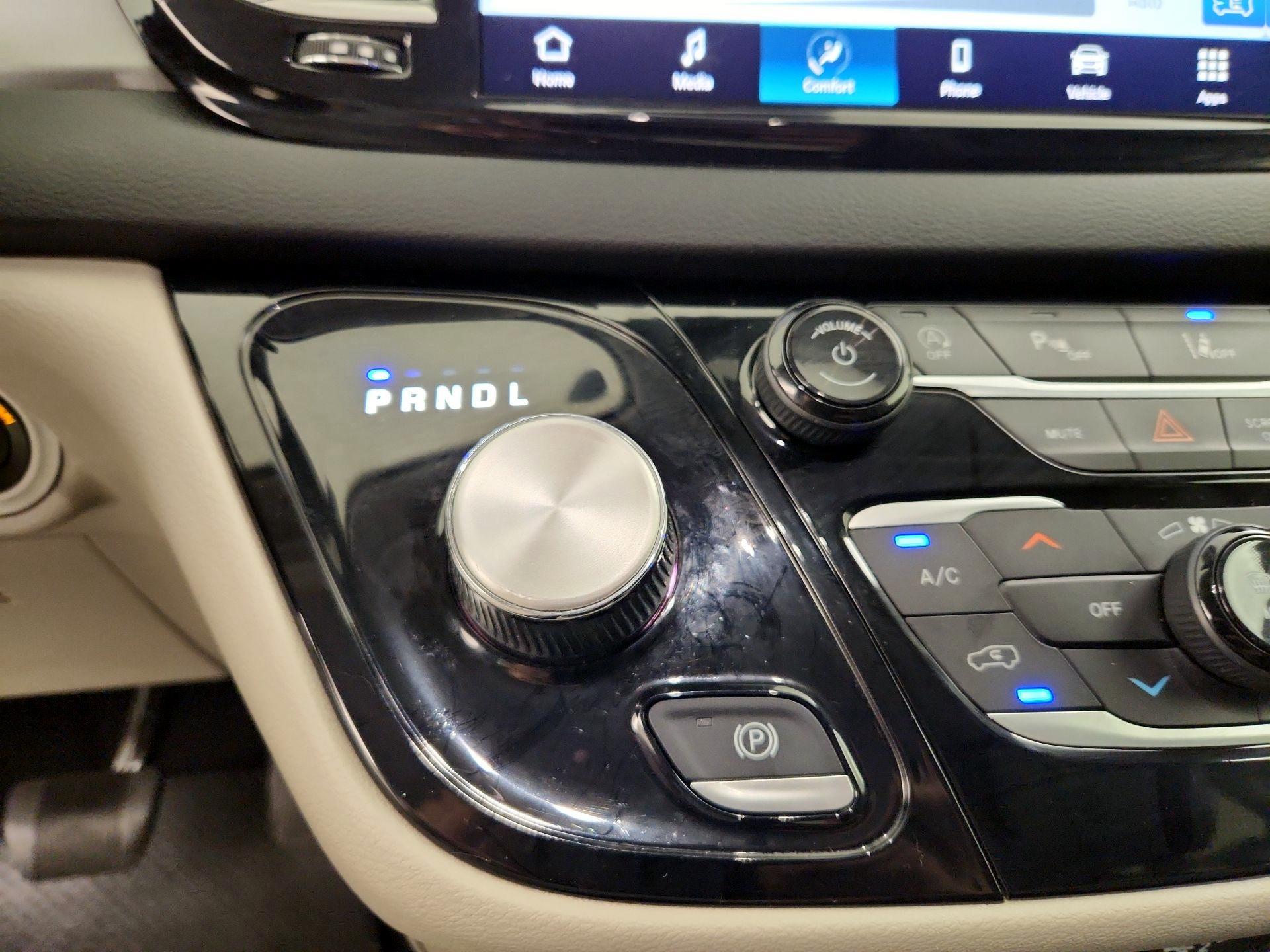 Thumbnail: 2023 Chrysler Pacifica - 17