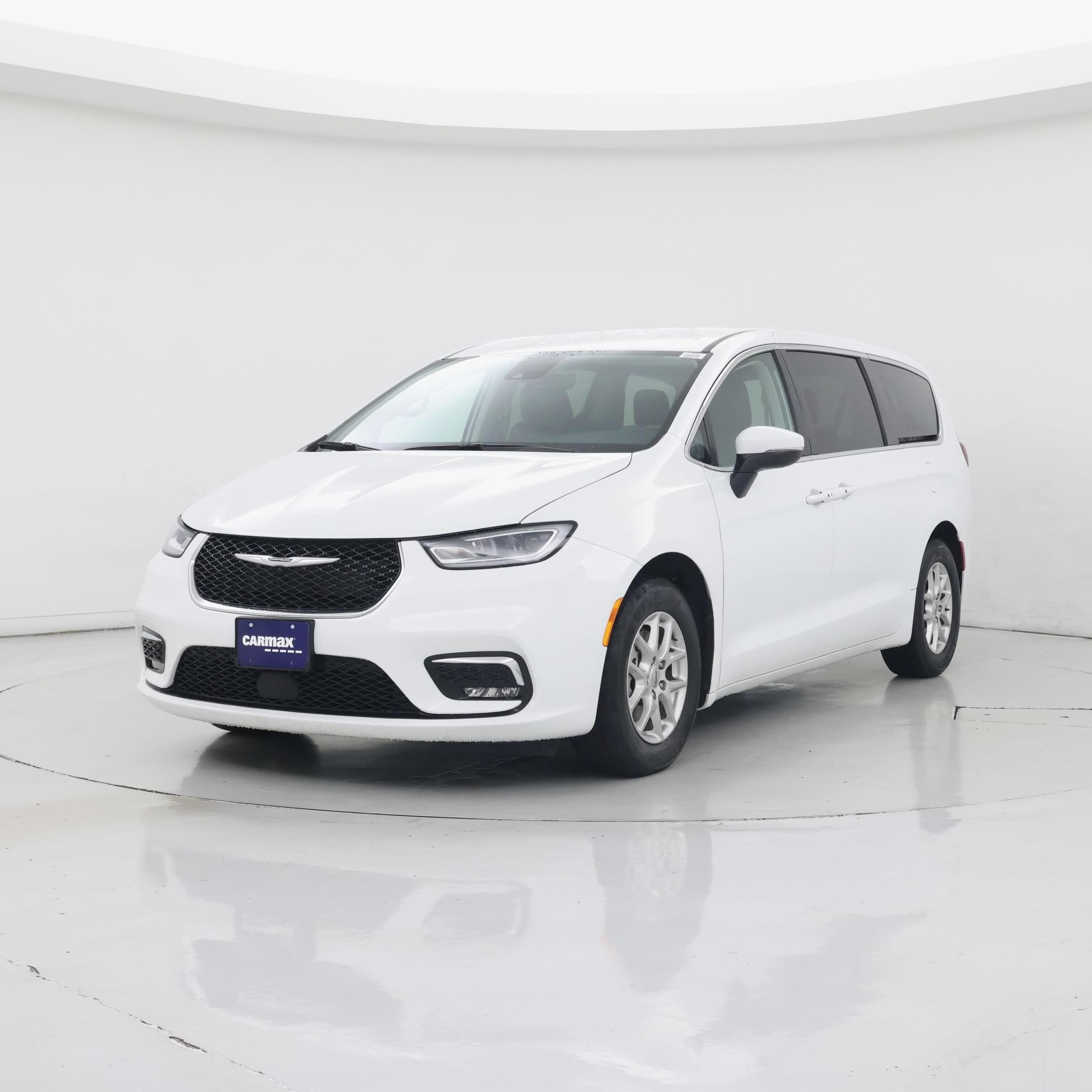 Thumbnail: 2023 Chrysler Pacifica - 4