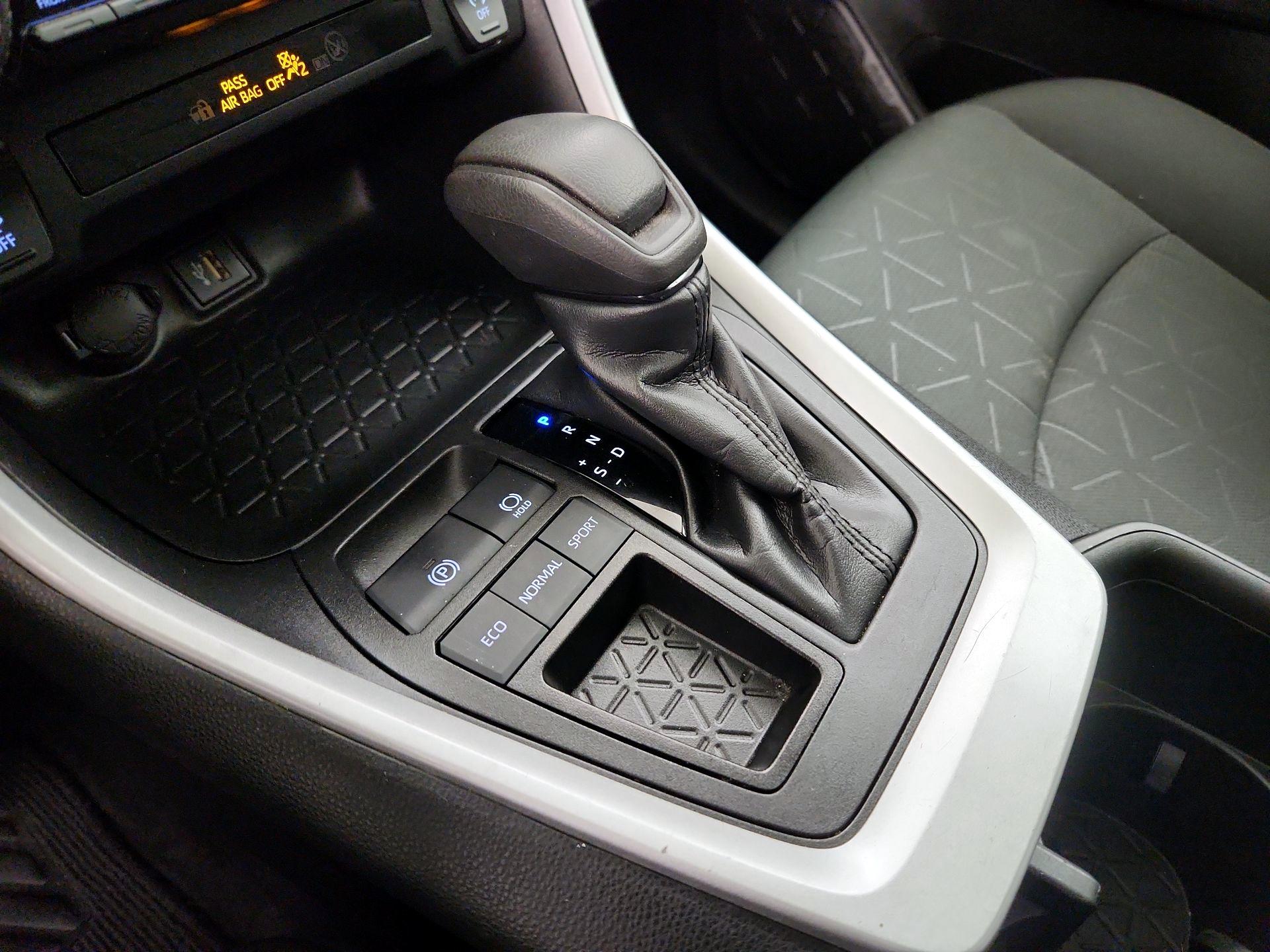 Thumbnail: 2023 Toyota RAV4 - 17