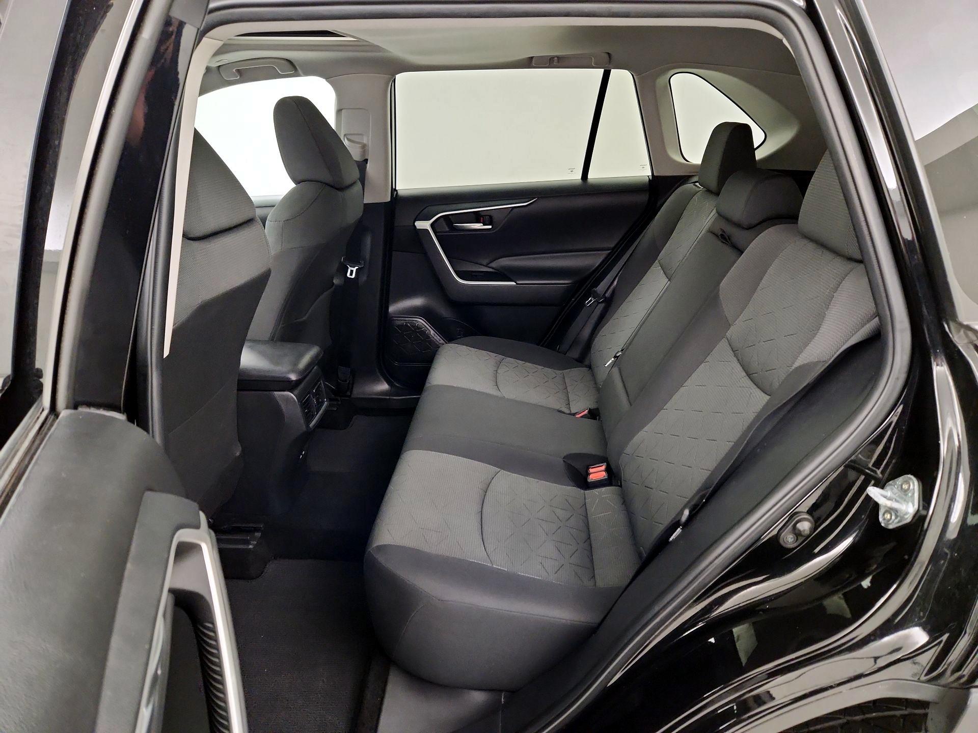 Thumbnail: 2023 Toyota RAV4 - 20