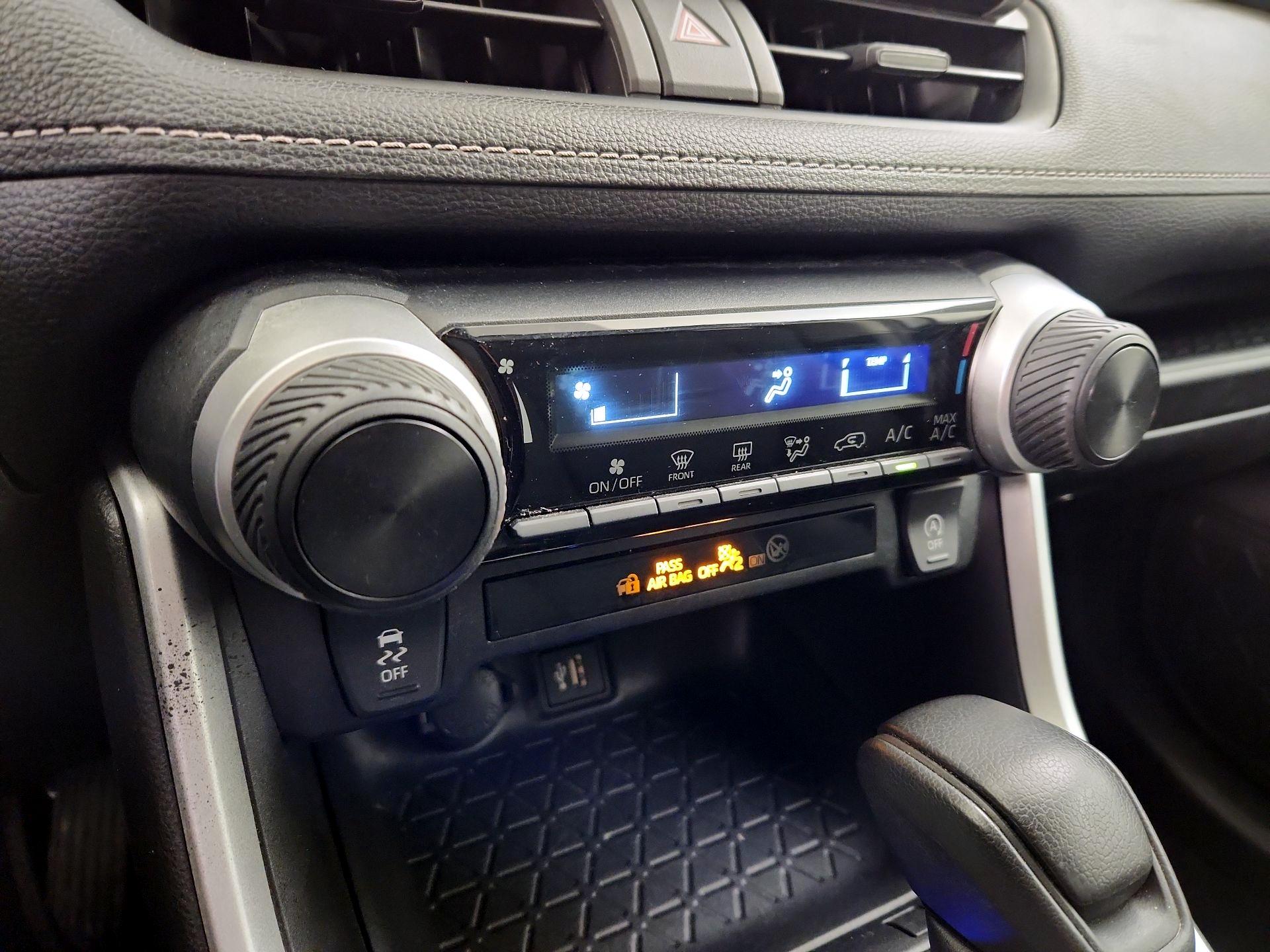 Thumbnail: 2024 Toyota RAV4 - 16