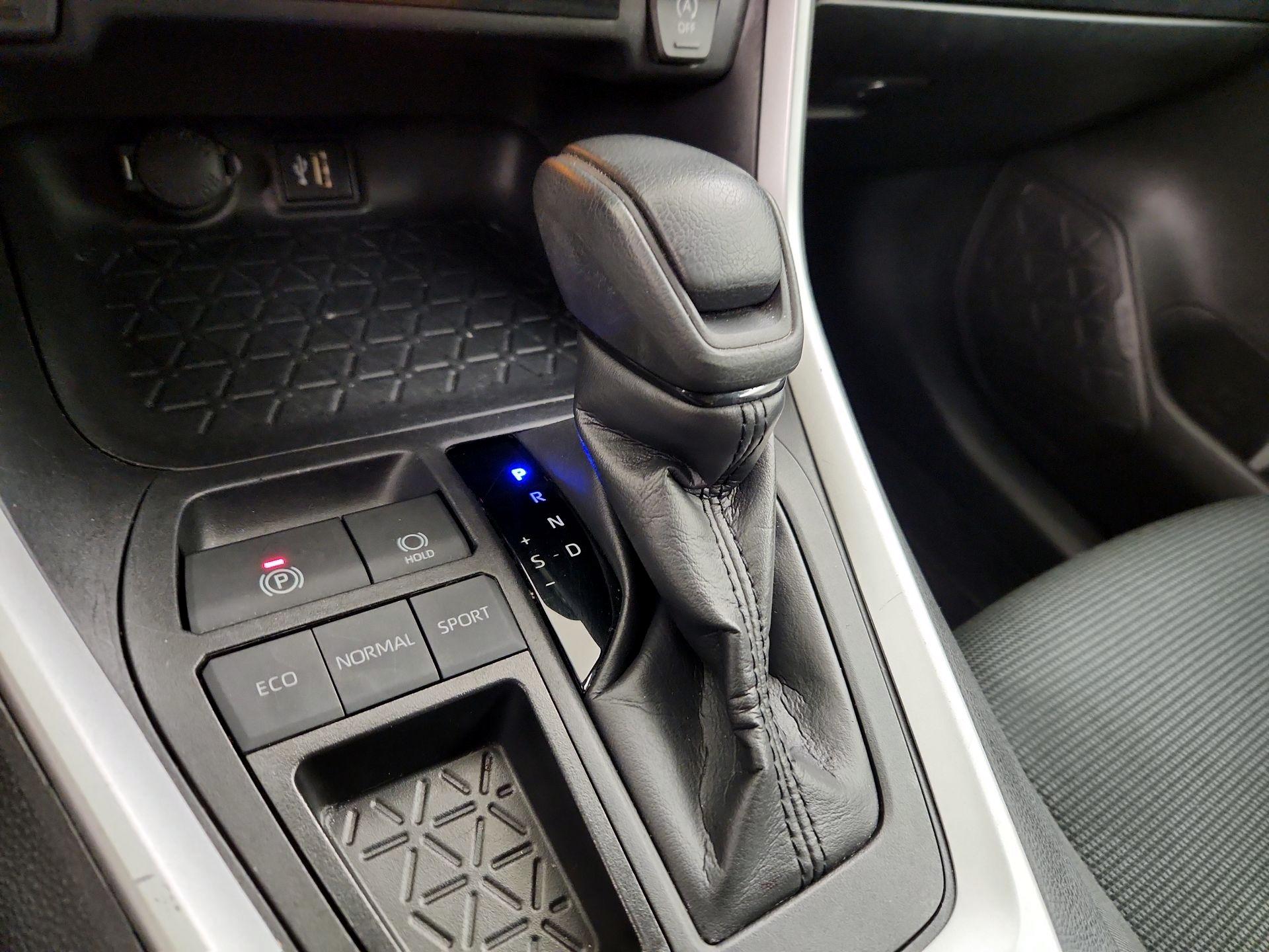 Thumbnail: 2024 Toyota RAV4 - 17