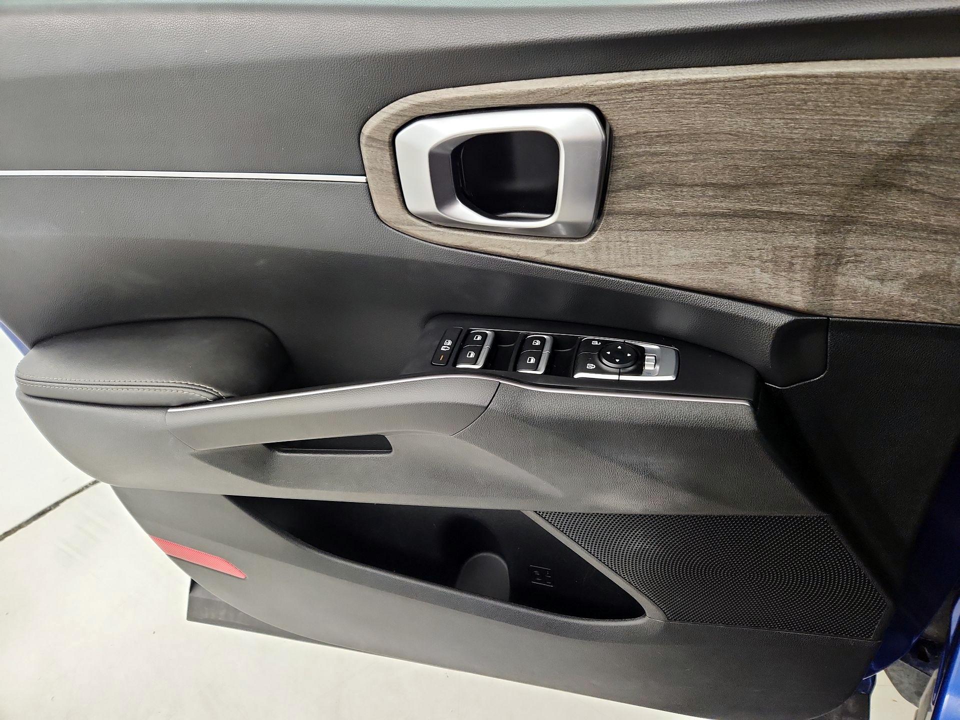 Thumbnail: 2022 Kia Sorento - 12