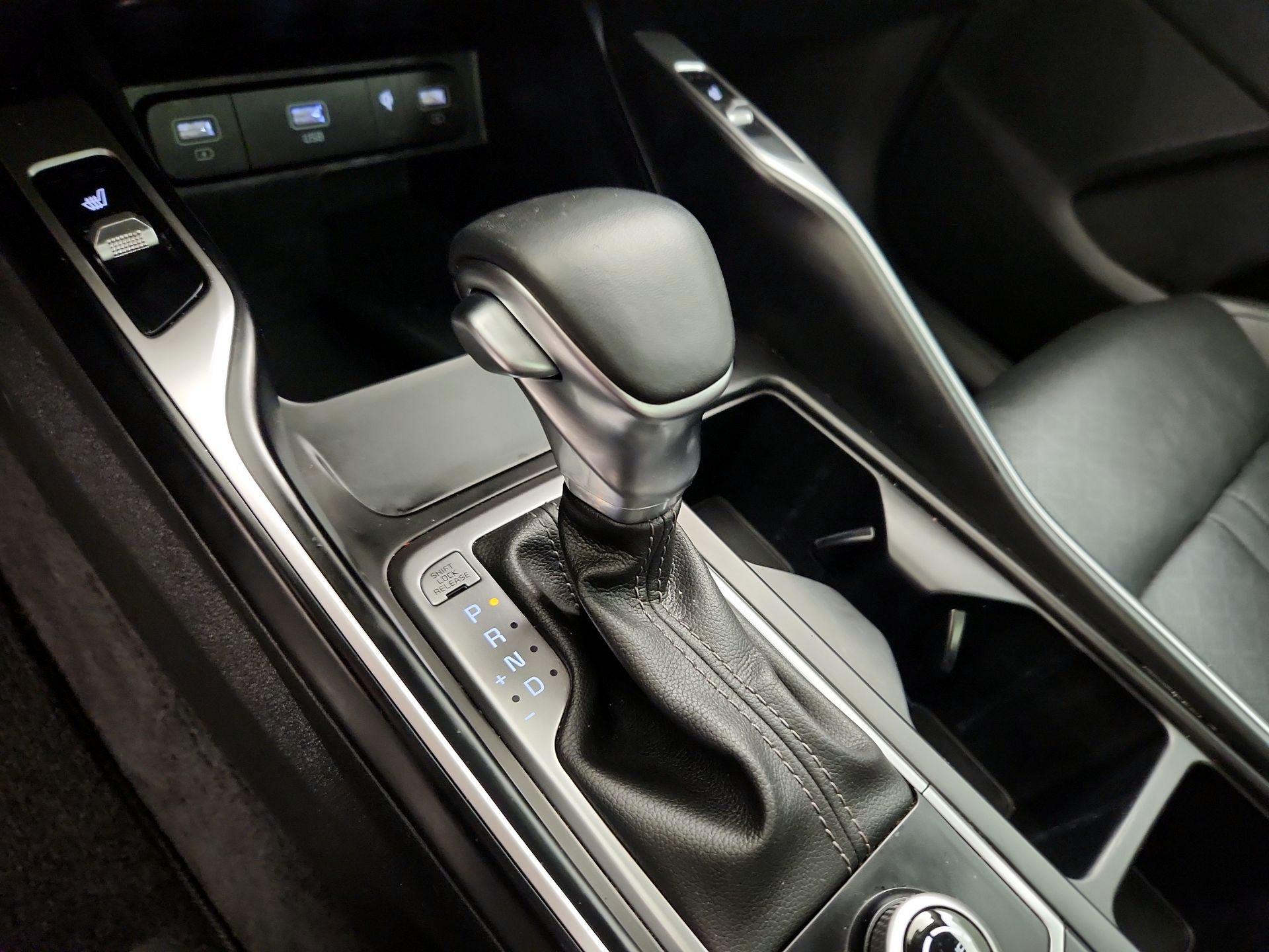 Thumbnail: 2022 Kia Sorento - 18