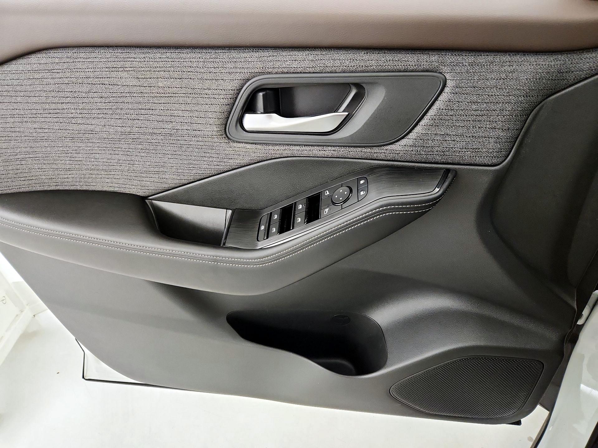 Thumbnail: 2021 Nissan Rogue - 12