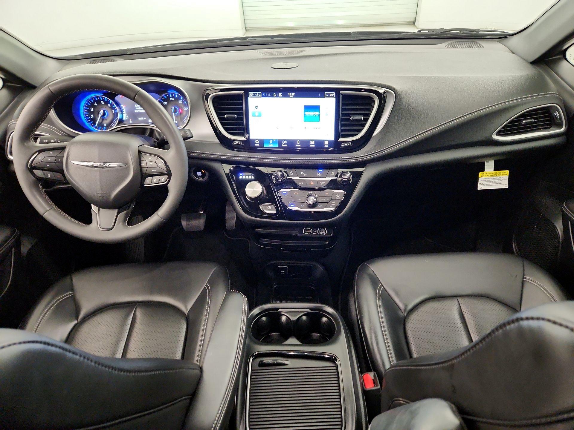 Thumbnail: 2023 Chrysler Pacifica - 9