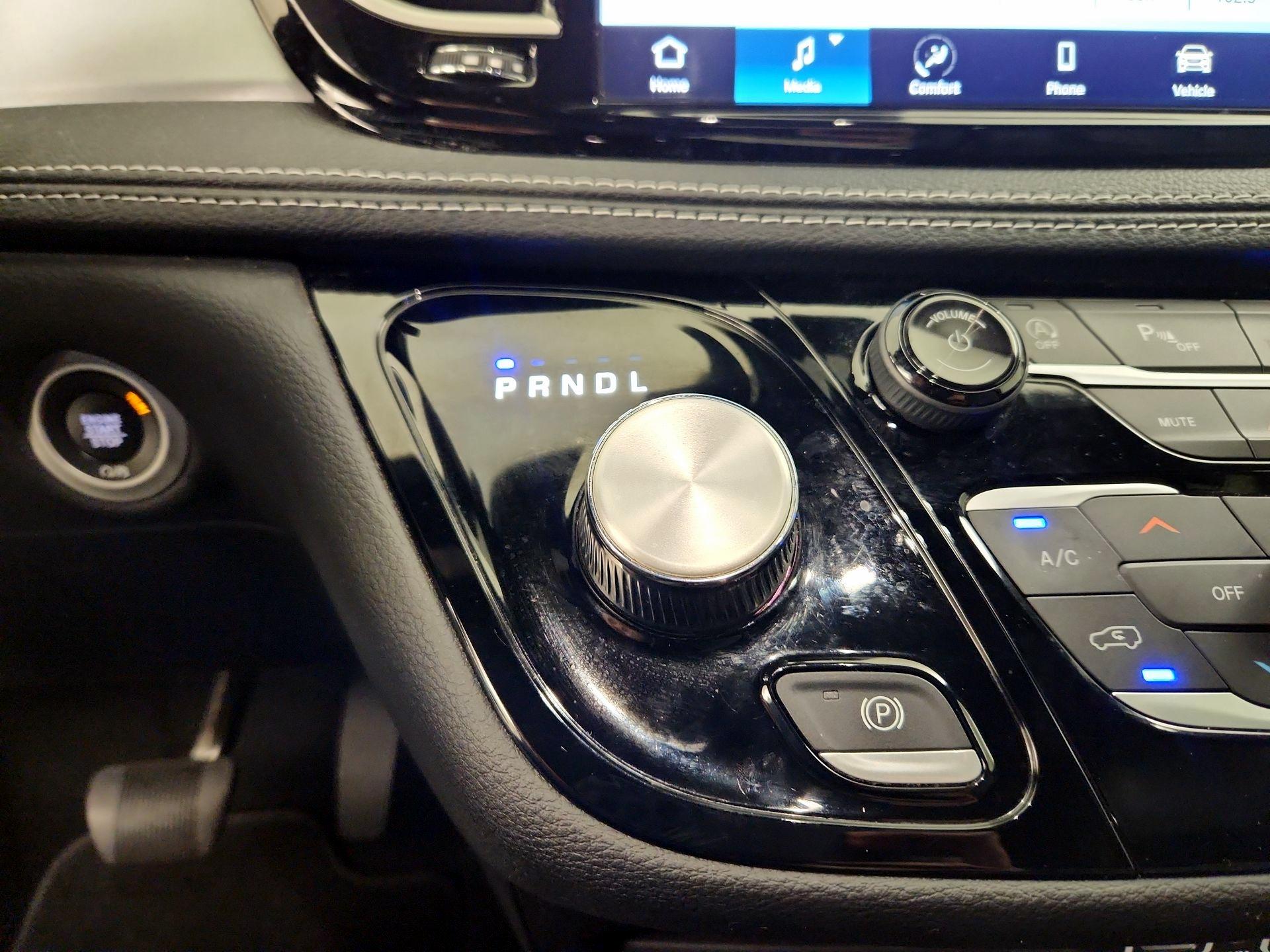 Thumbnail: 2023 Chrysler Pacifica - 17