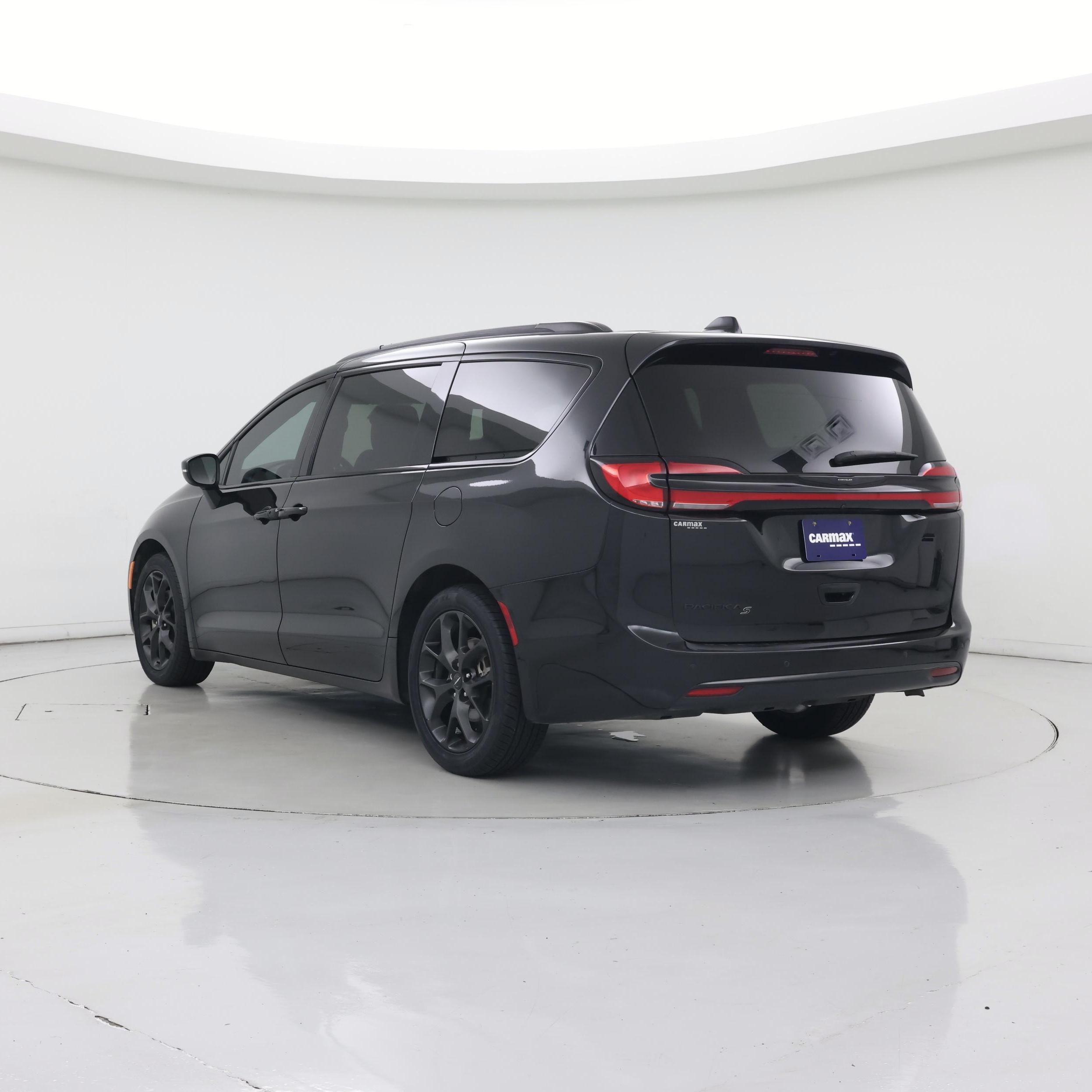 Thumbnail: 2023 Chrysler Pacifica - 2