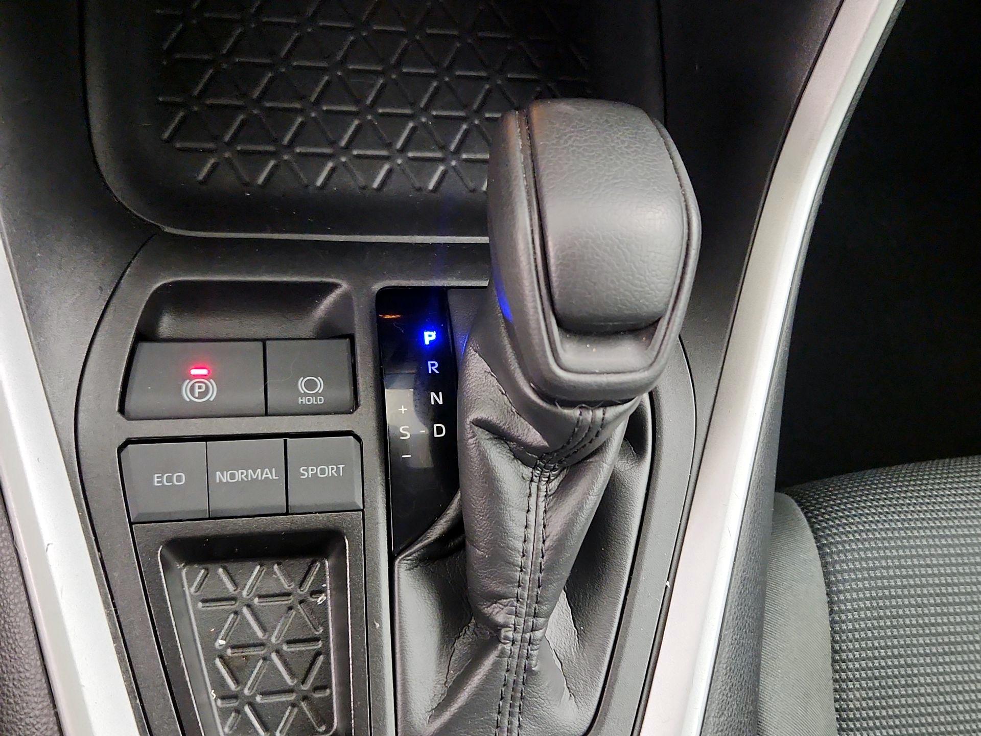 Thumbnail: 2024 Toyota RAV4 - 17