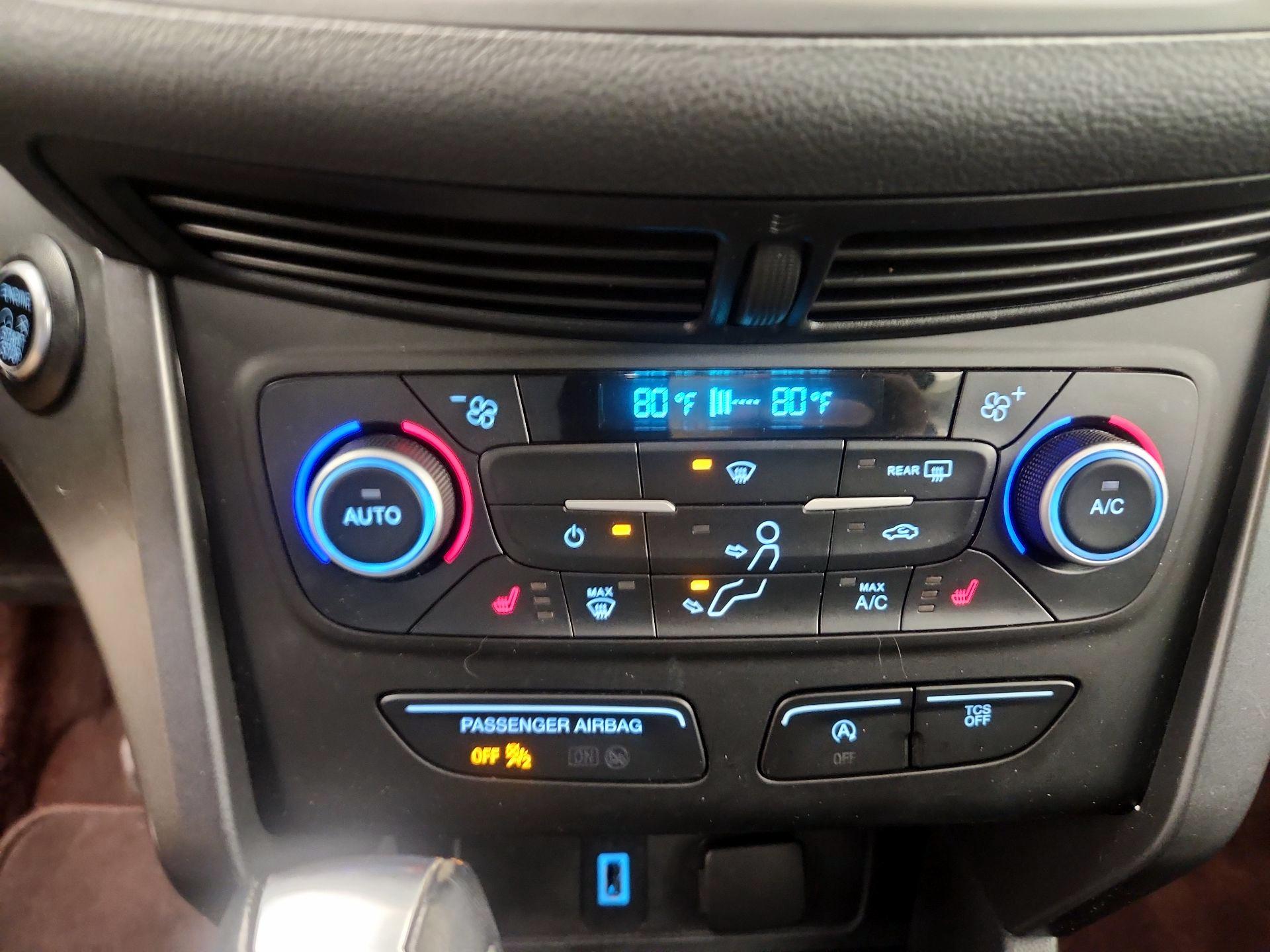 Thumbnail: 2019 Ford Escape - 16