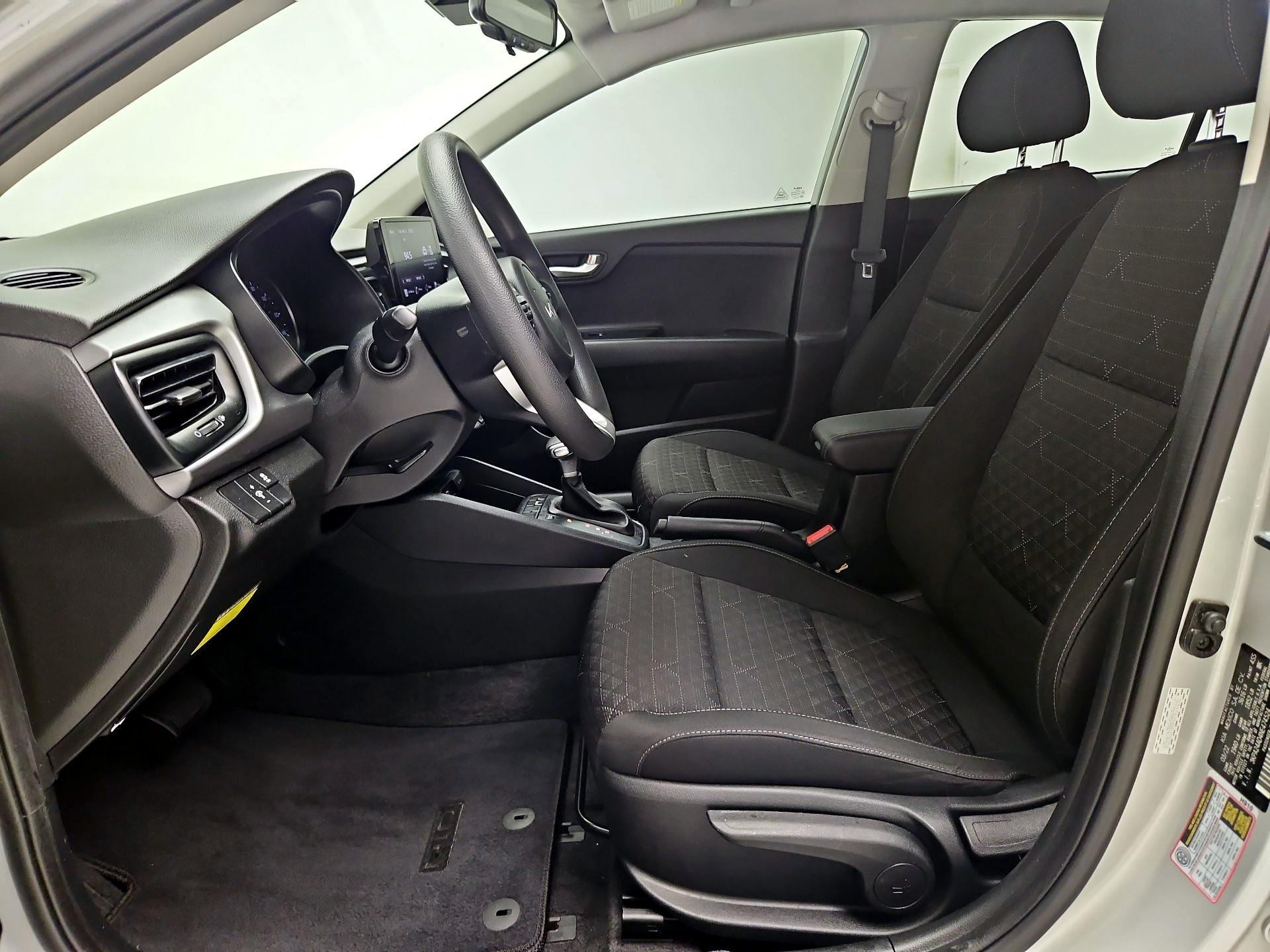 Thumbnail: 2022 Kia Rio - 11