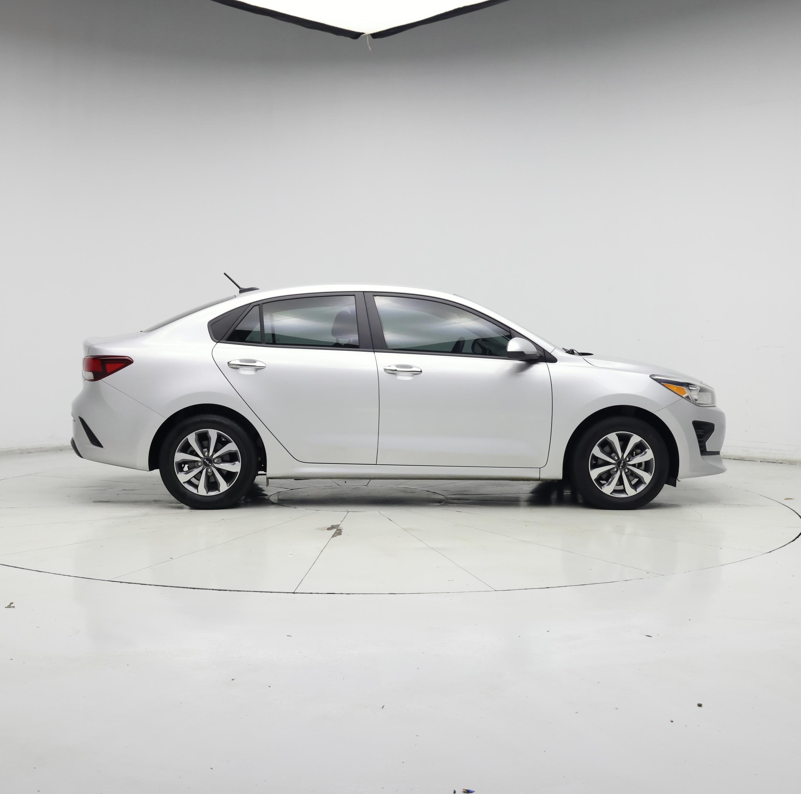 Thumbnail: 2022 Kia Rio - 7