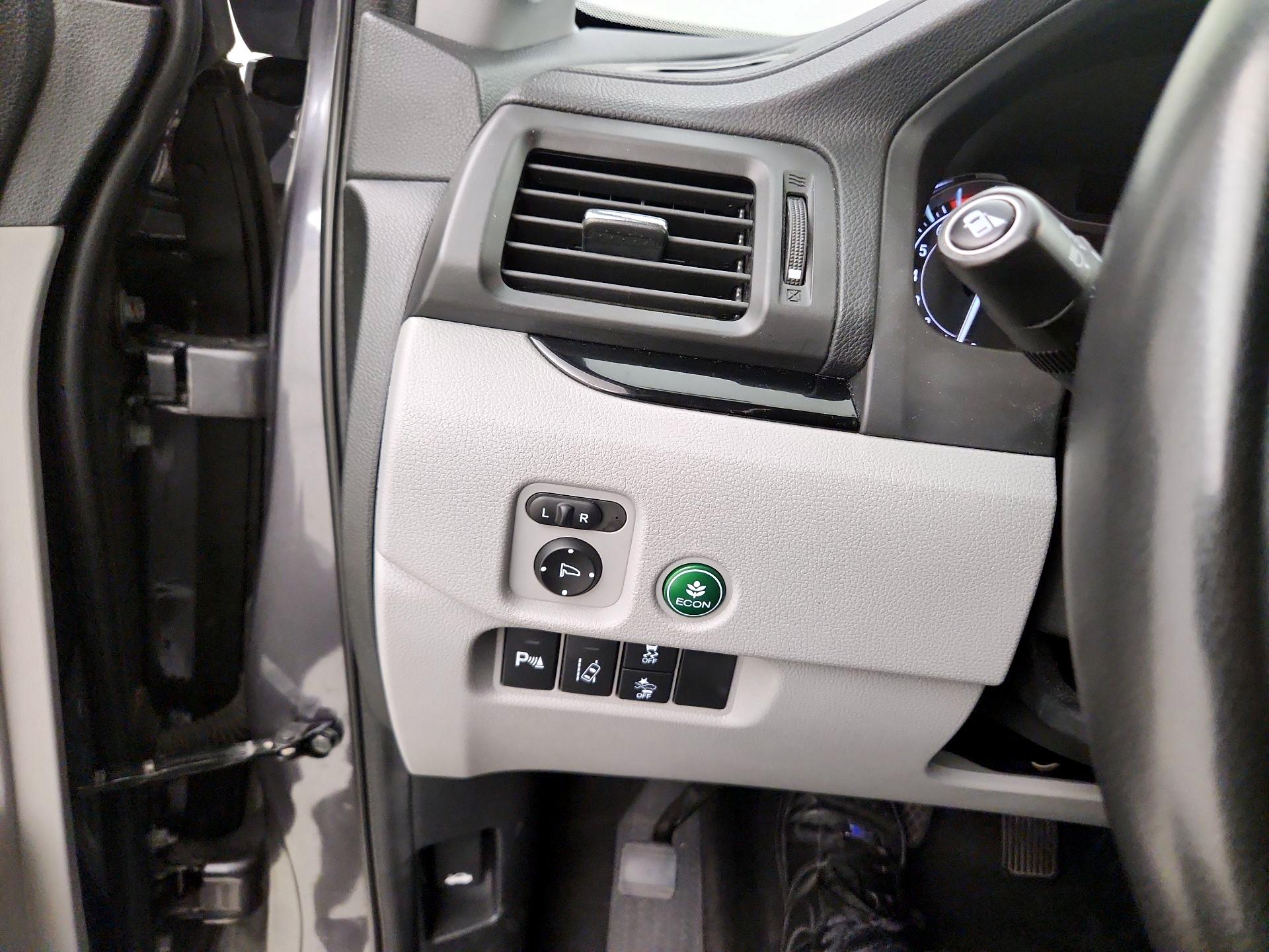 Thumbnail: 2016 Honda Pilot - 13