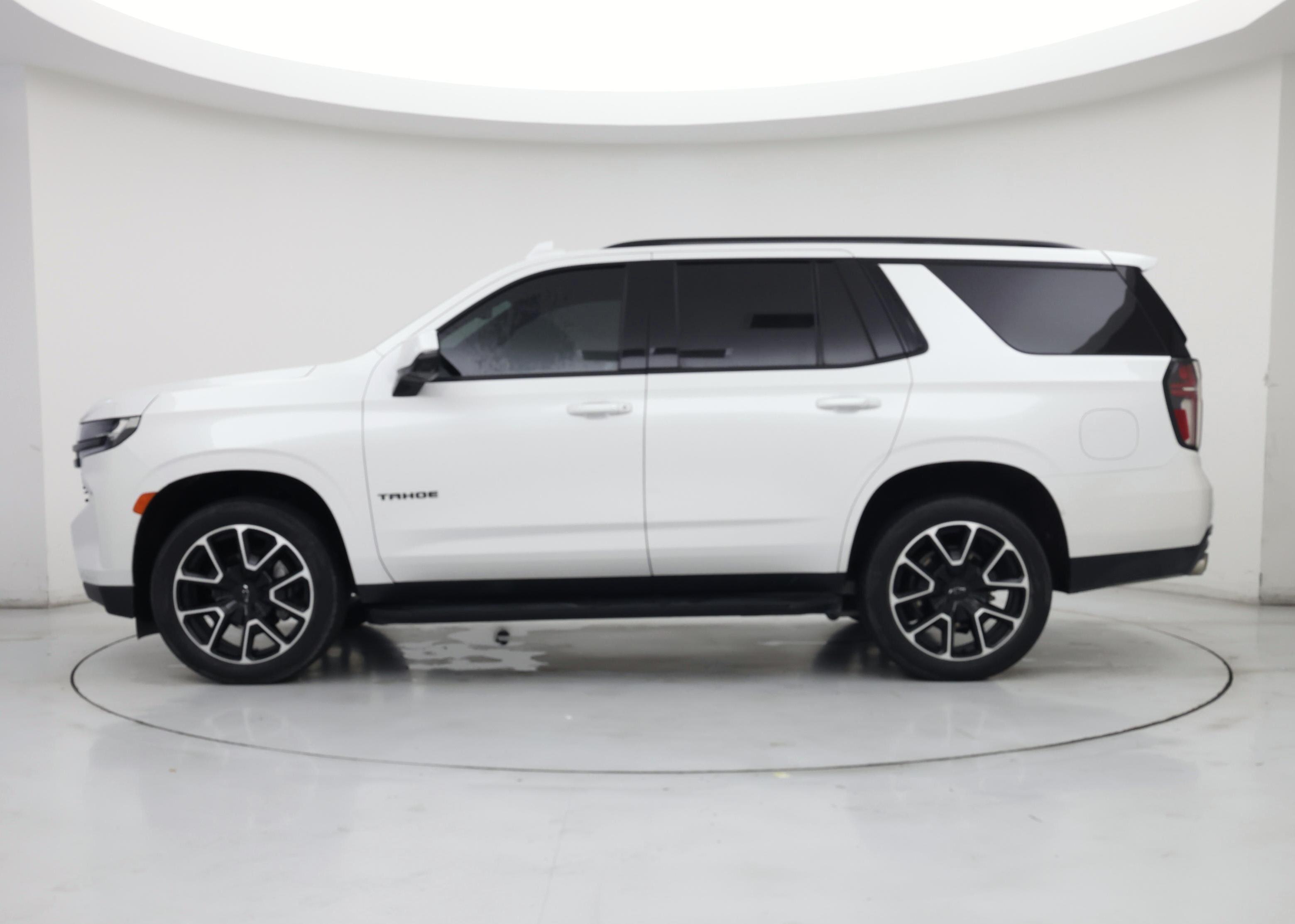 Thumbnail: 2024 Chevrolet Tahoe - 3