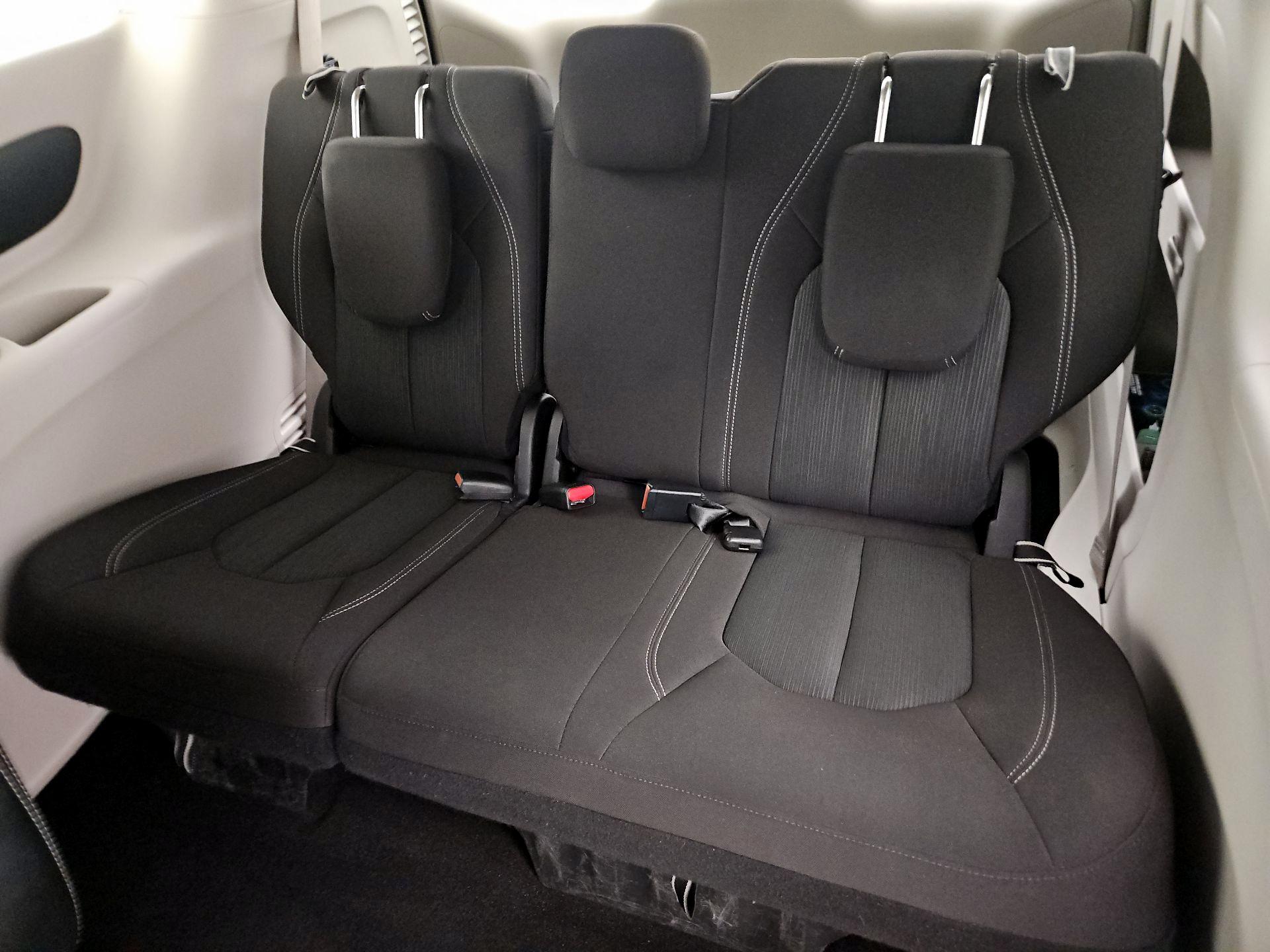 Thumbnail: 2023 Chrysler Voyager - 20