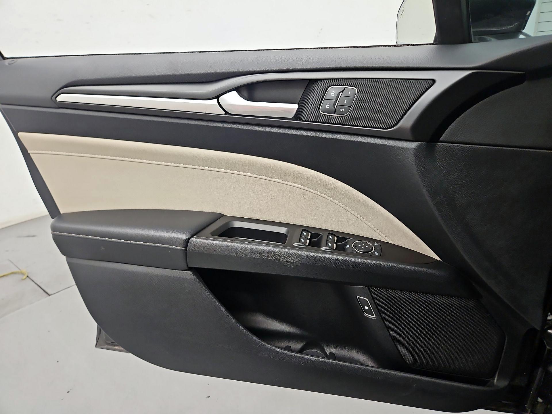 Thumbnail: 2018 Ford Fusion - 12