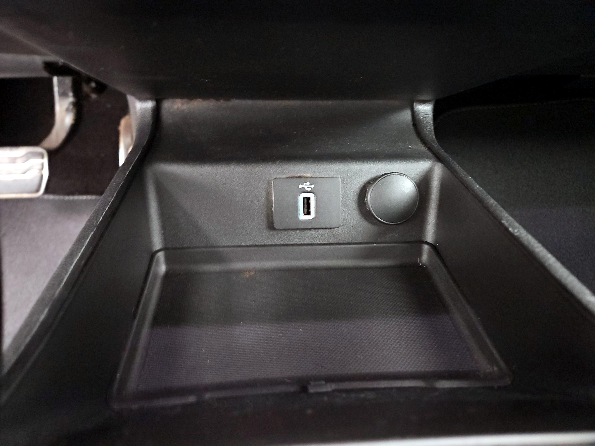 Thumbnail: 2018 Ford Fusion - 18