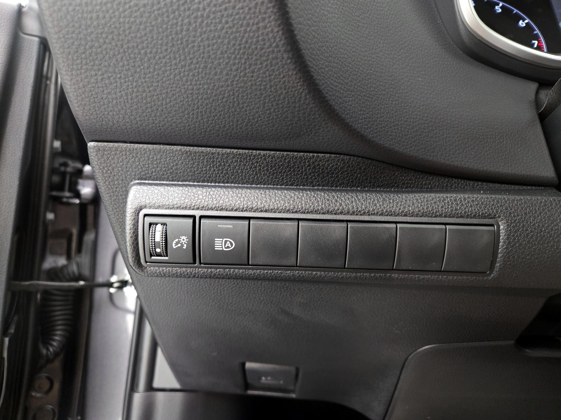 Thumbnail: 2025 Toyota Corolla - 13