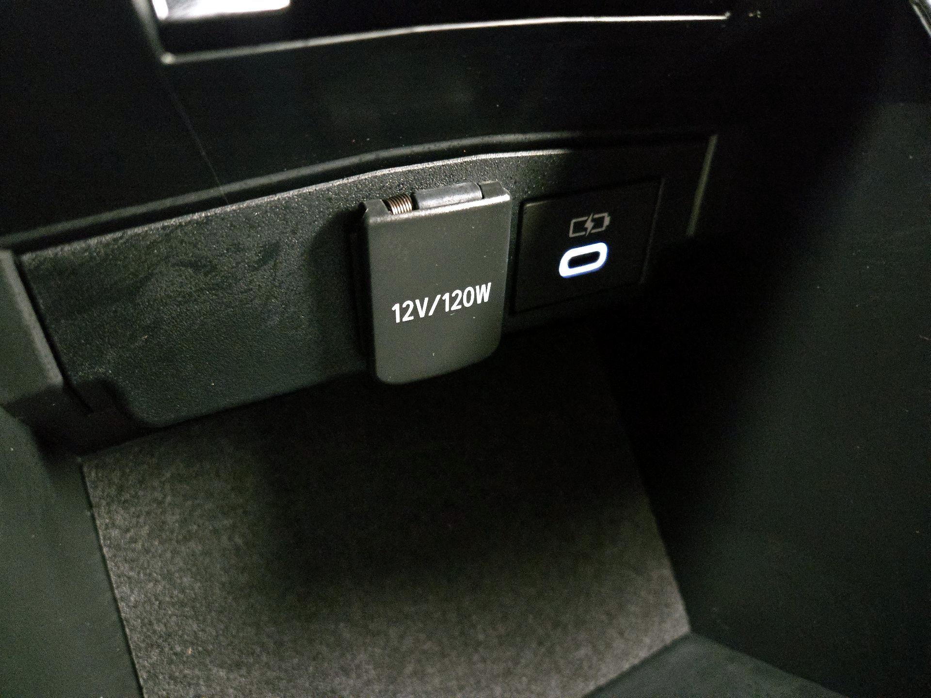 Thumbnail: 2025 Toyota Corolla - 18