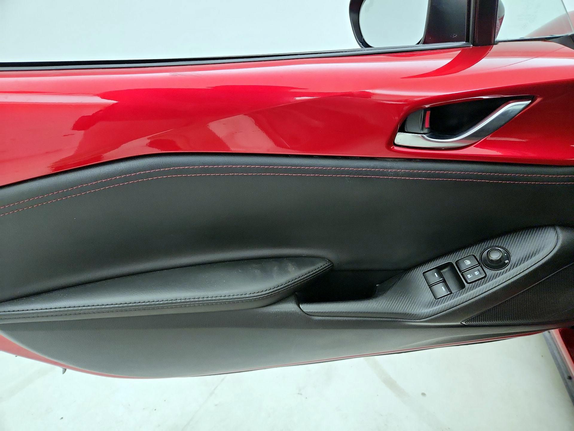 Thumbnail: 2017 Mazda MX-5 Miata - 12