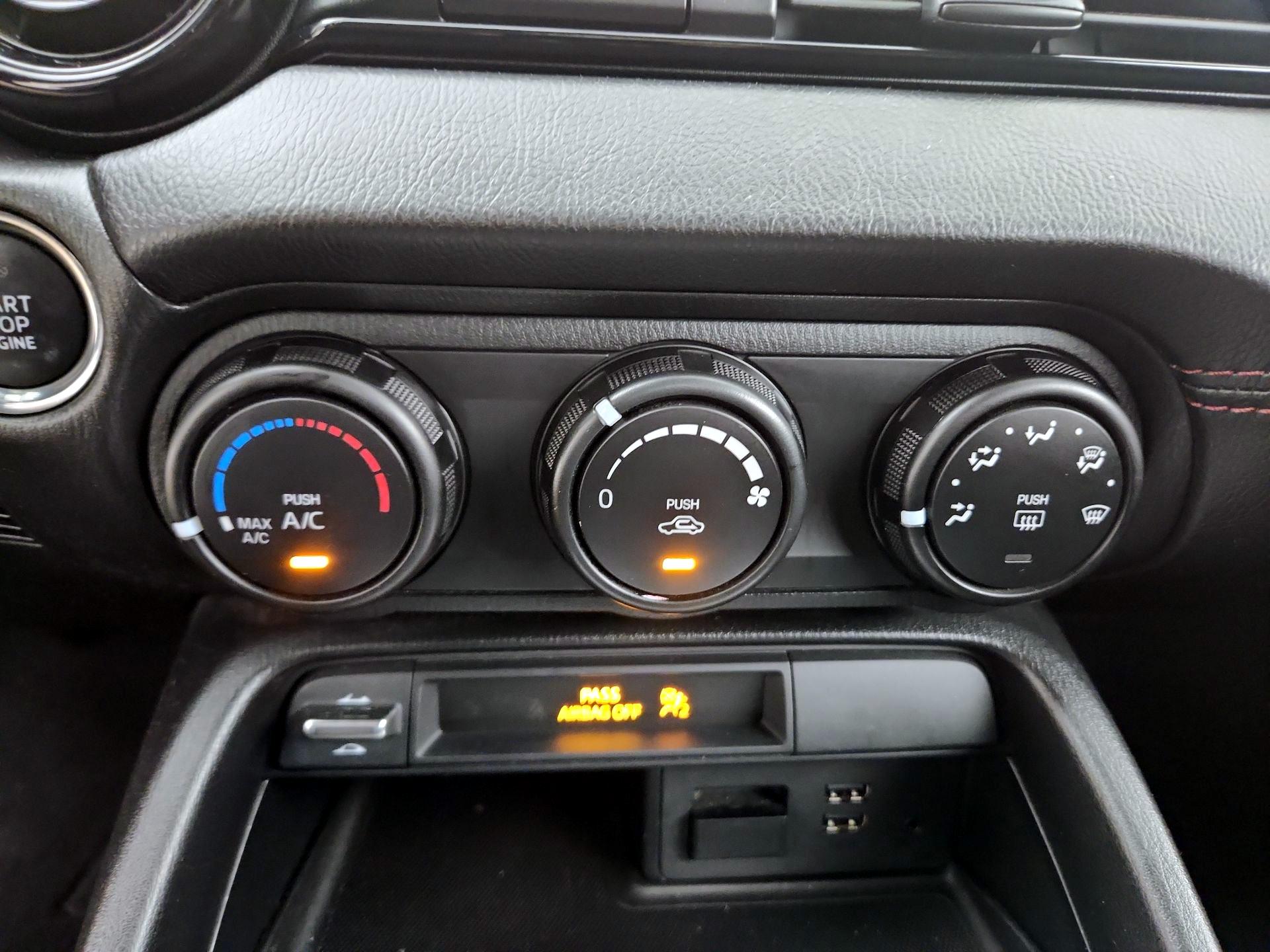 Thumbnail: 2017 Mazda MX-5 Miata - 15