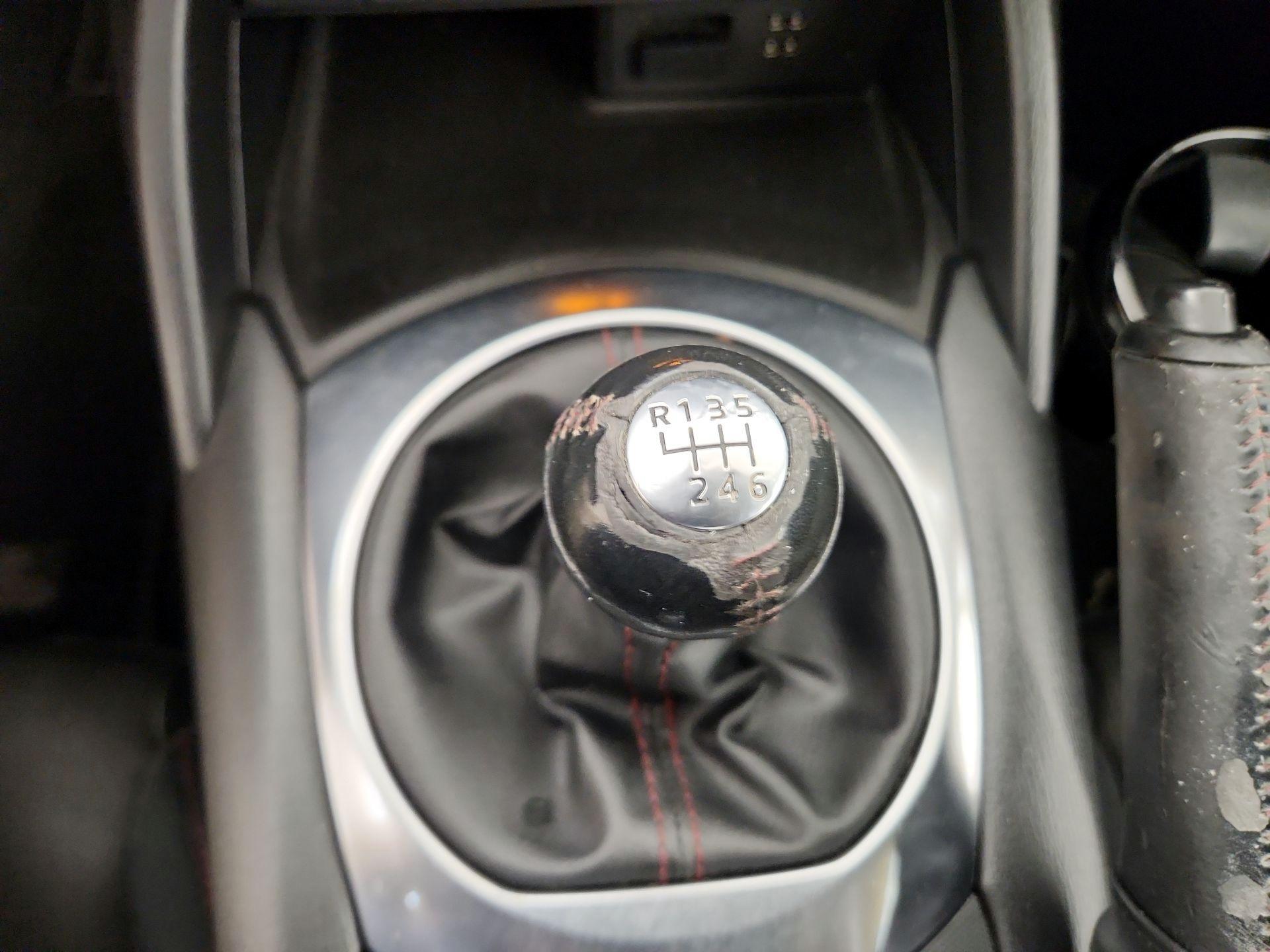 Thumbnail: 2017 Mazda MX-5 Miata - 16