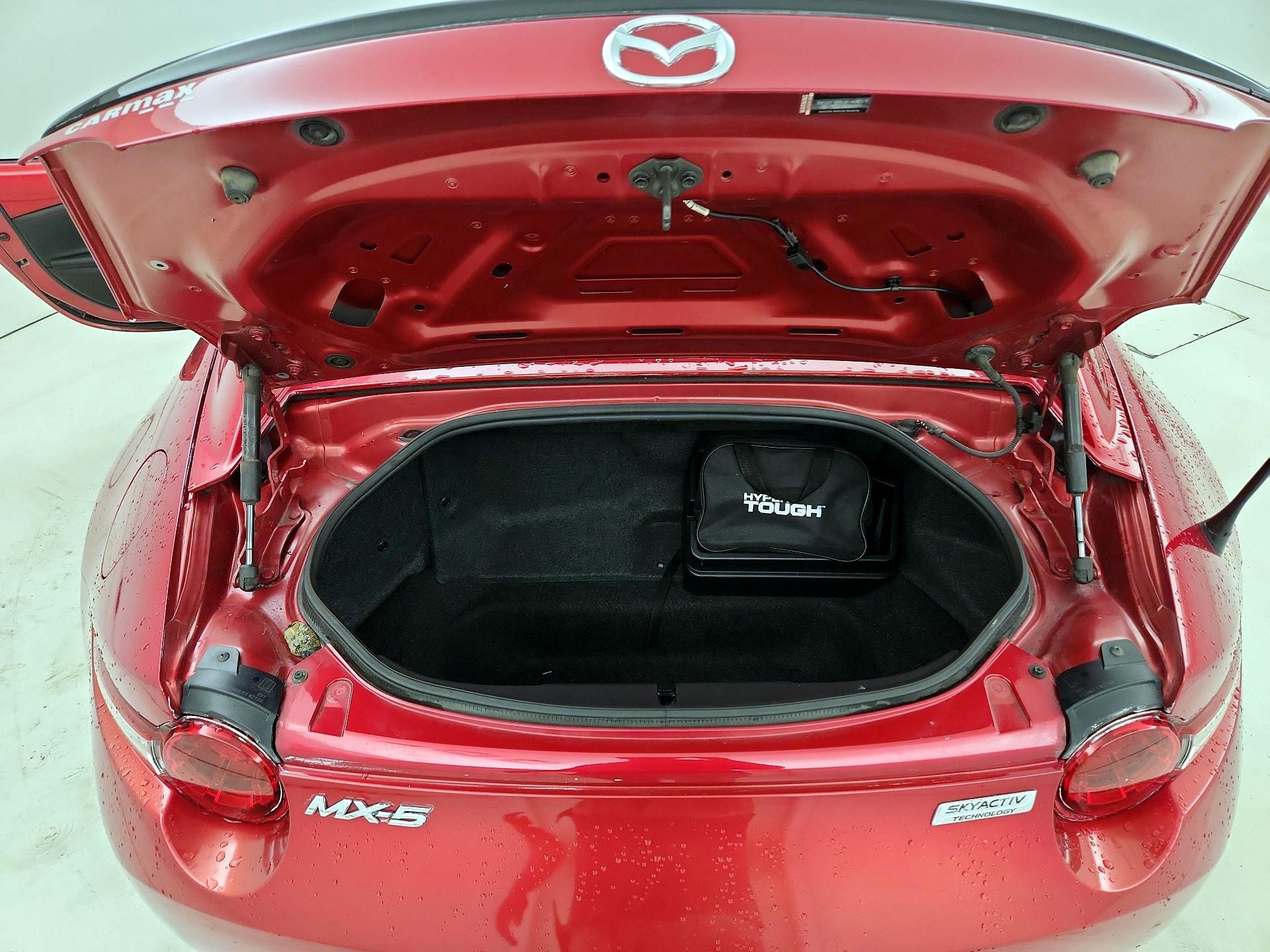 Thumbnail: 2017 Mazda MX-5 Miata - 18