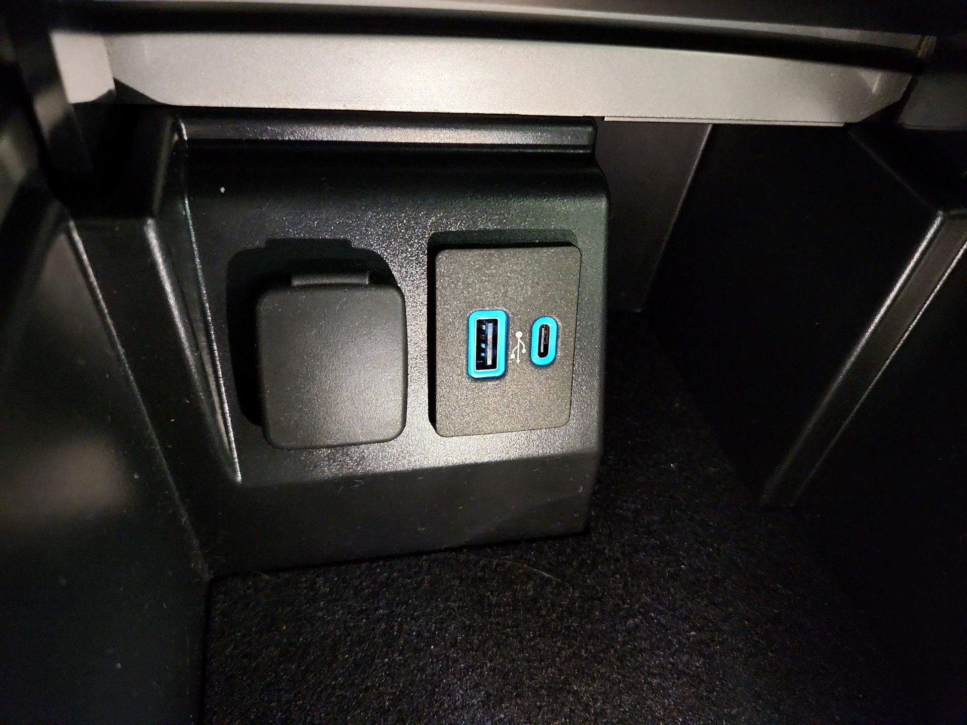 Thumbnail: 2023 Ford Explorer - 19