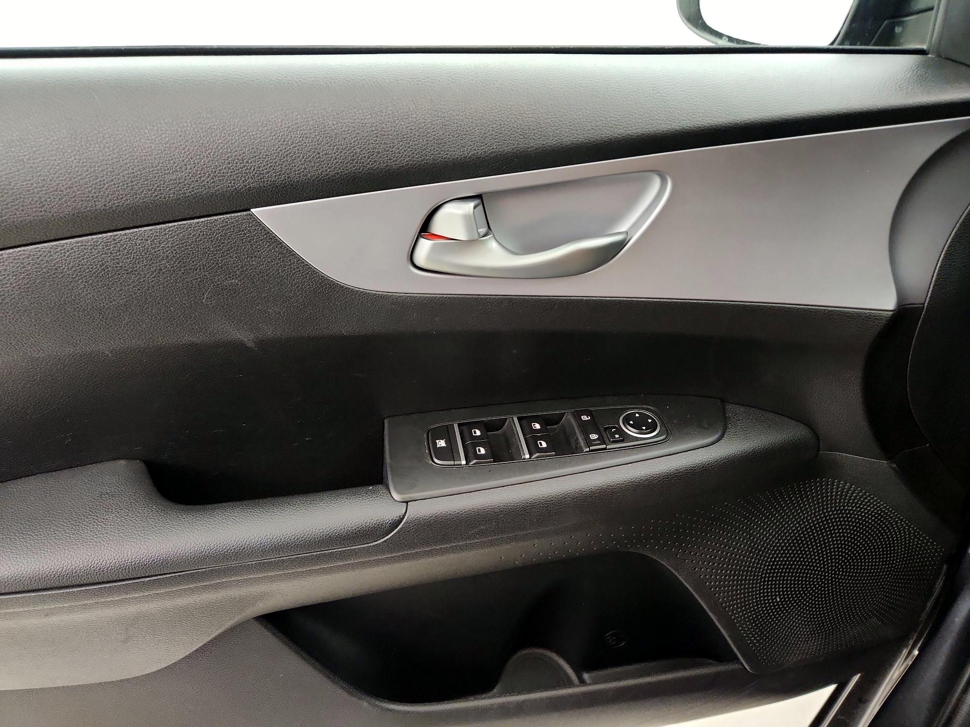 Thumbnail: 2024 Kia Forte - 12