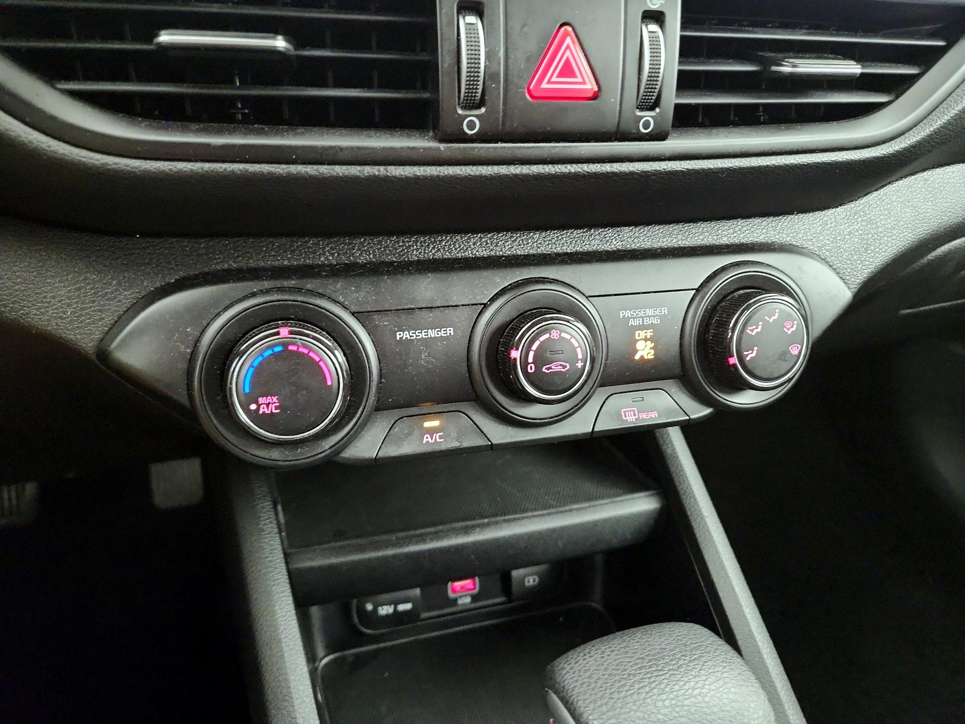 Thumbnail: 2024 Kia Forte - 16