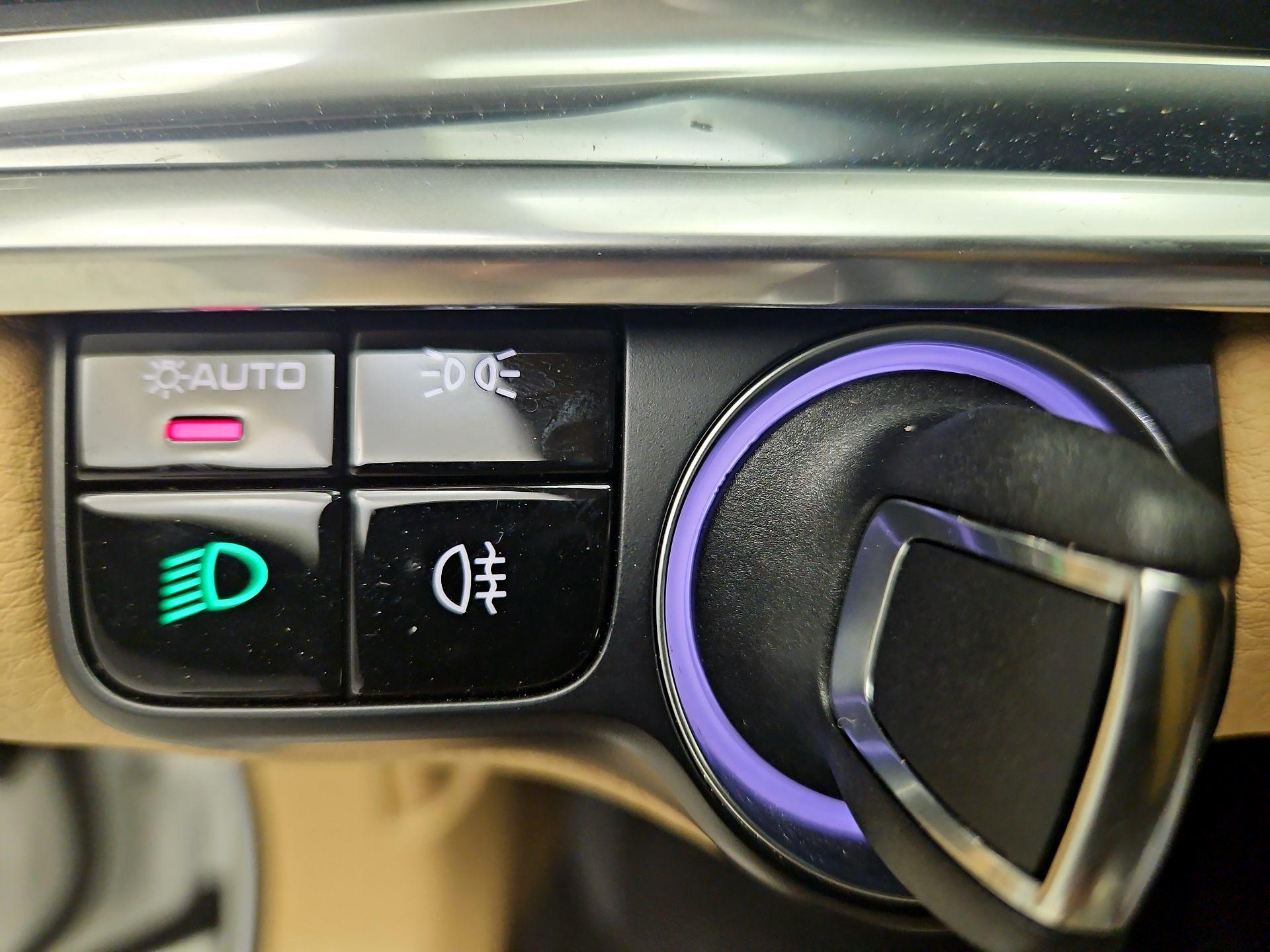 Thumbnail: 2021 Porsche Panamera - 13