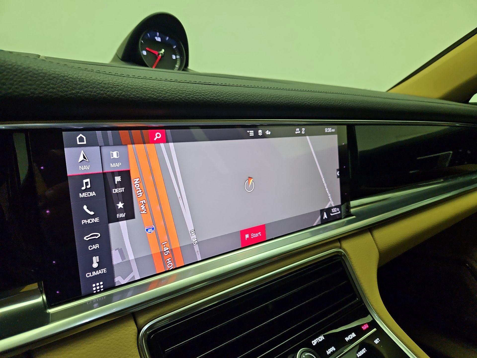 Thumbnail: 2021 Porsche Panamera - 14