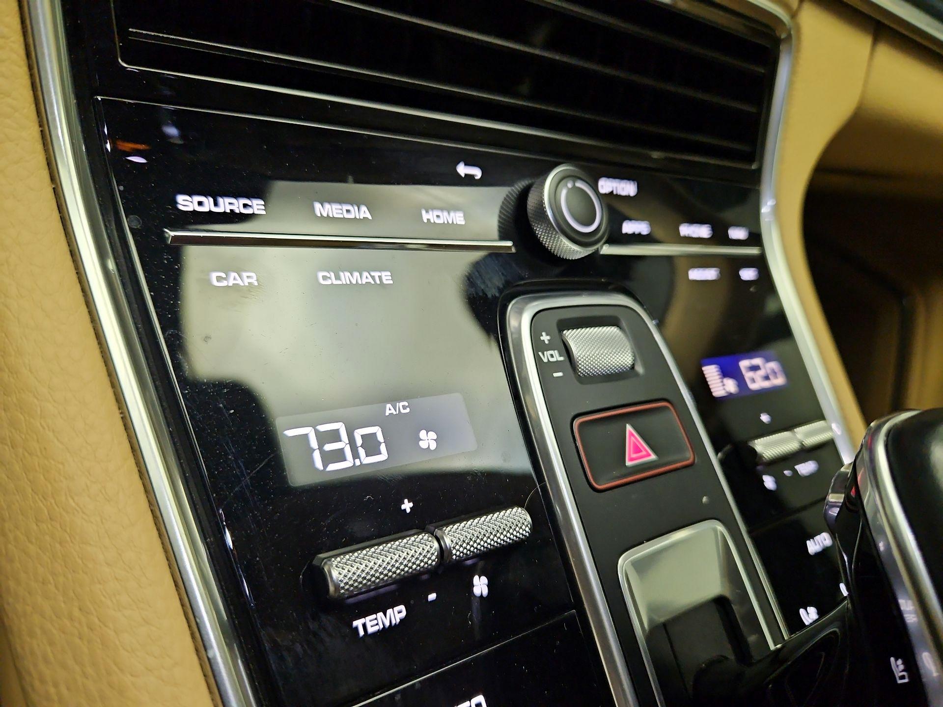 Thumbnail: 2021 Porsche Panamera - 17