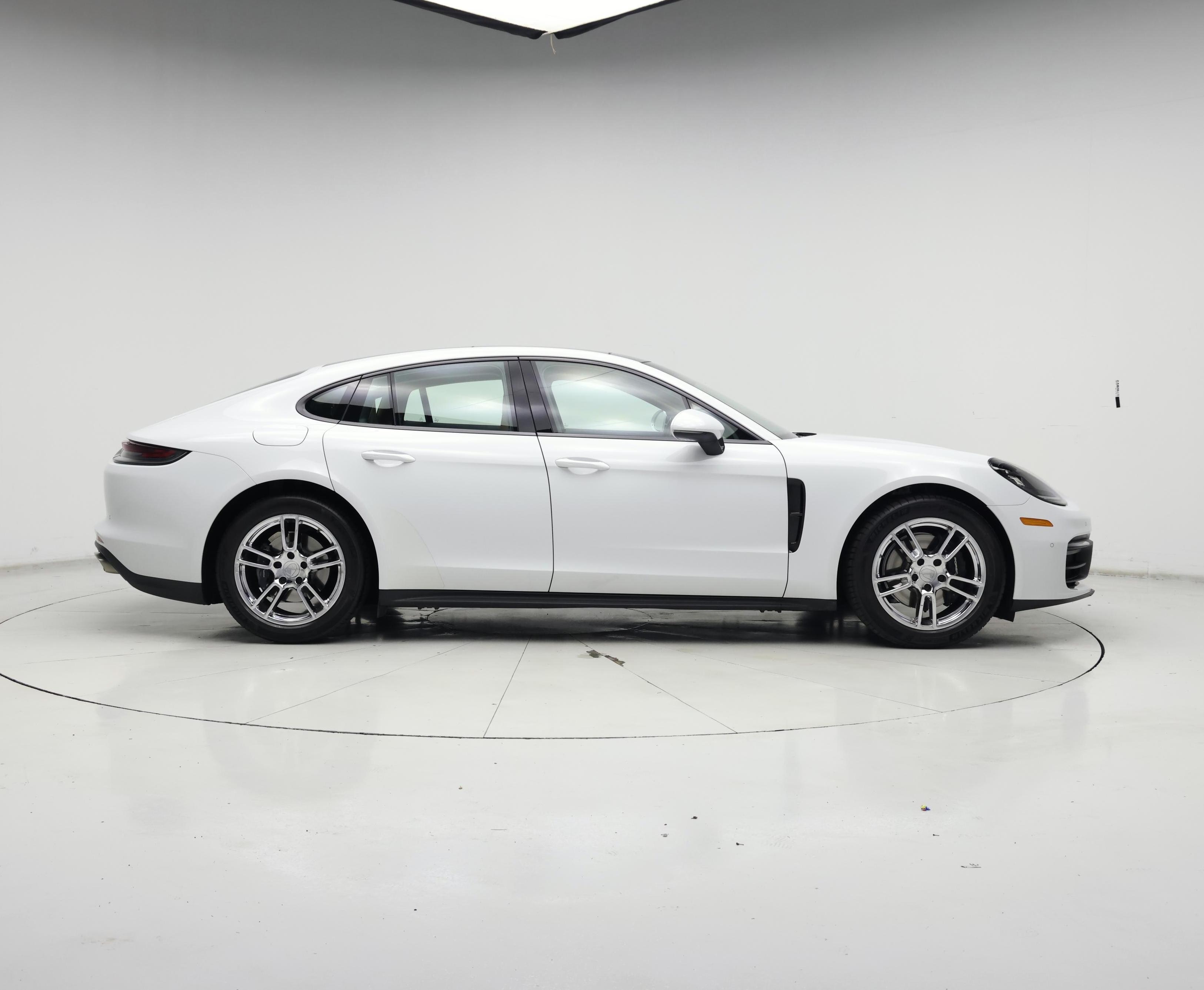 Thumbnail: 2021 Porsche Panamera - 7